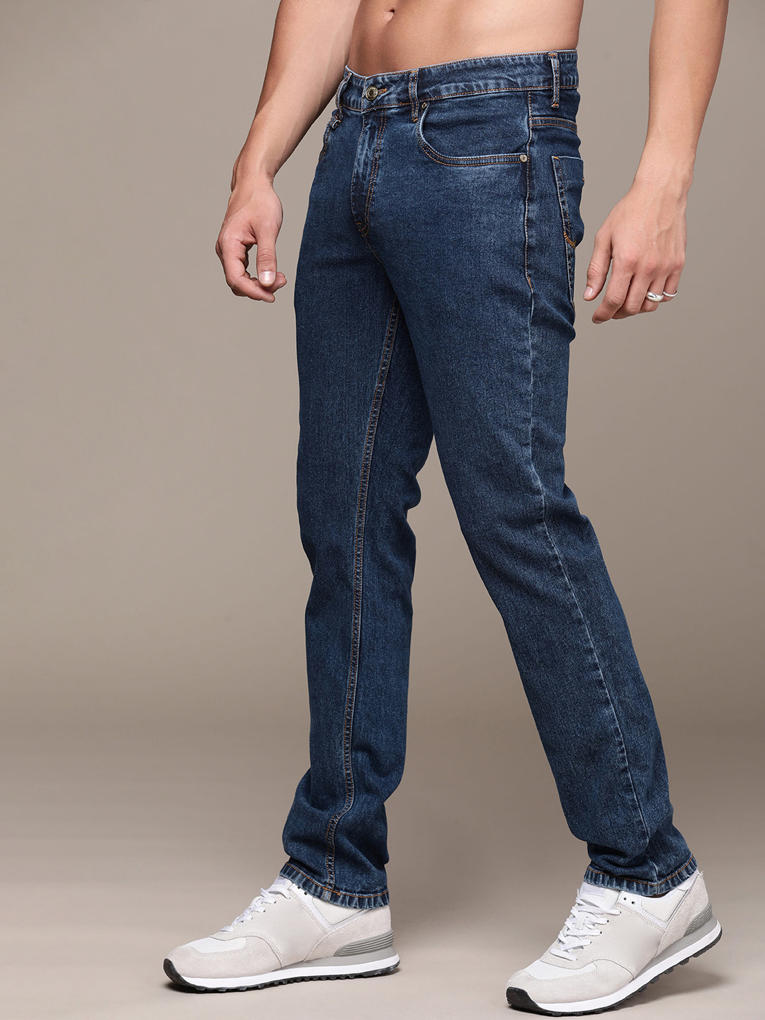 

The Roadster Life Co. Men Light Fade Stretchable Jeans, Blue