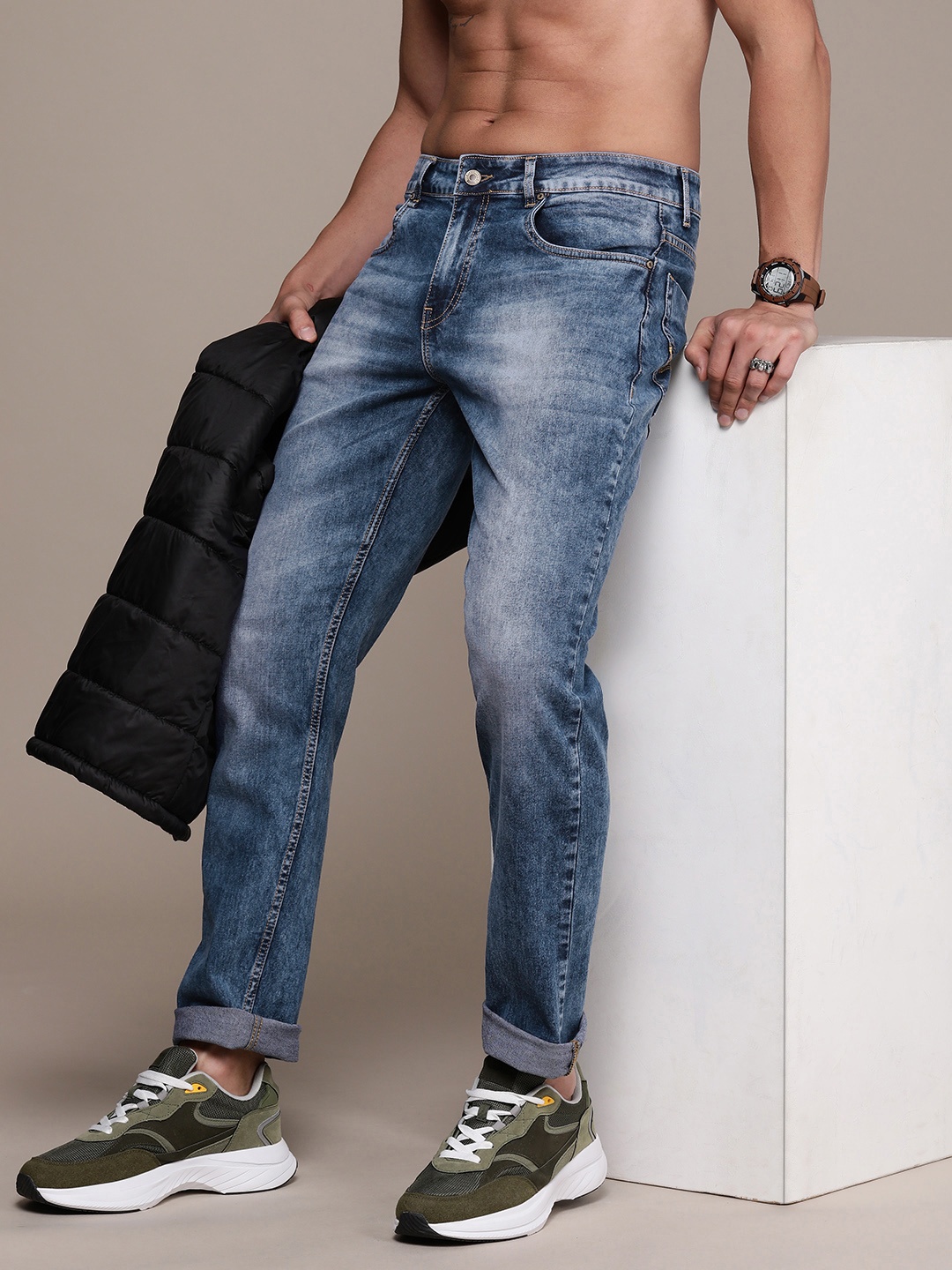 

The Roadster Life Co. Men Slim Fit Heavy Fade Stretchable Mid-Rise Jeans, Blue