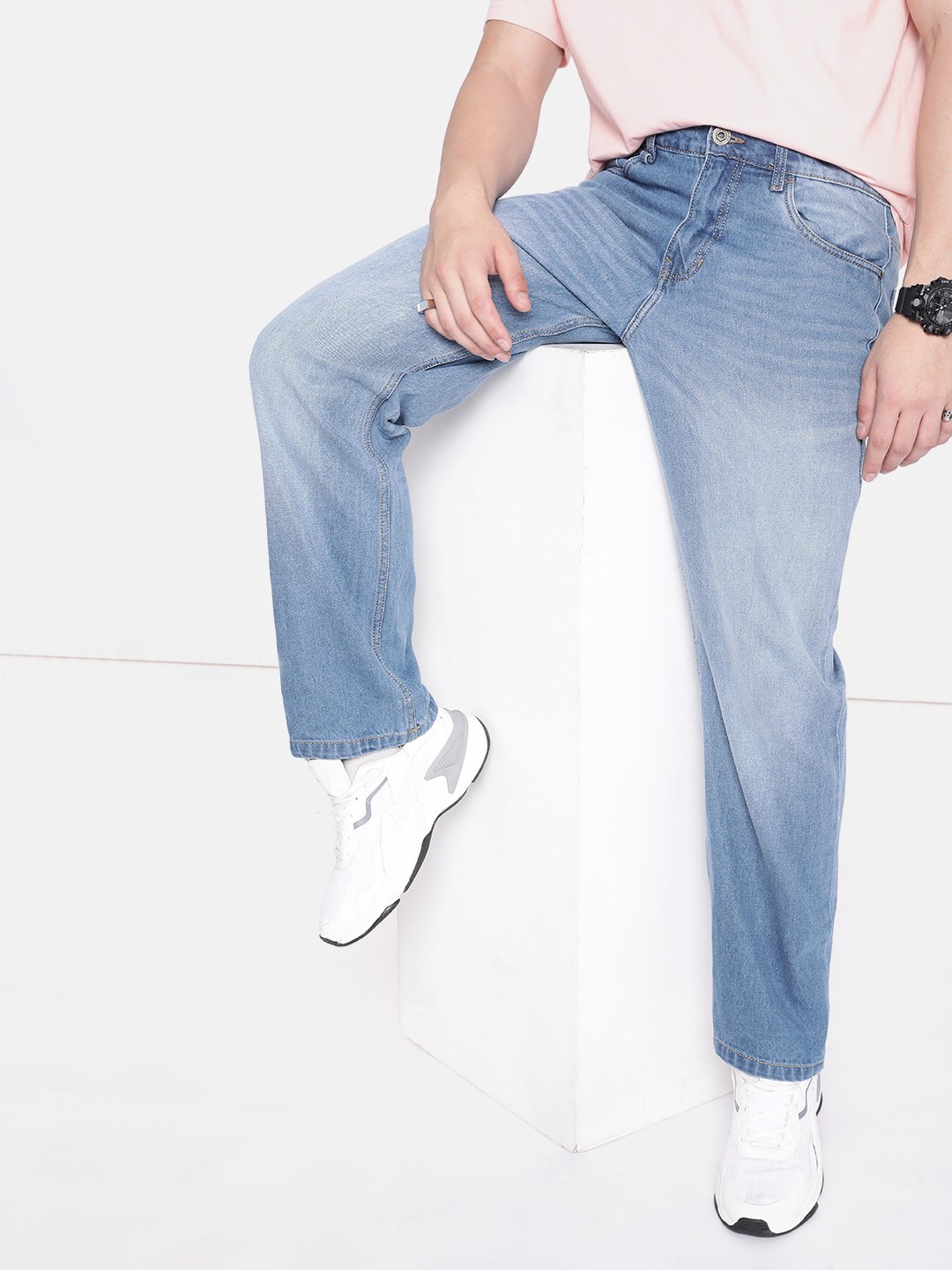 

The Roadster Lifestyle Co. Men Pure Cotton Straight Fit Light Fade Jeans, Blue
