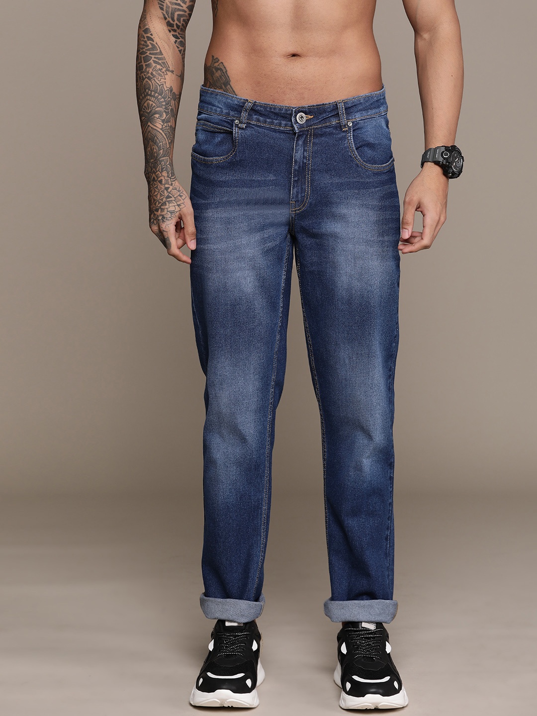 

The Roadster Lifestyle Co. Men Slim Fit Light Fade Stretchable Jeans, Blue