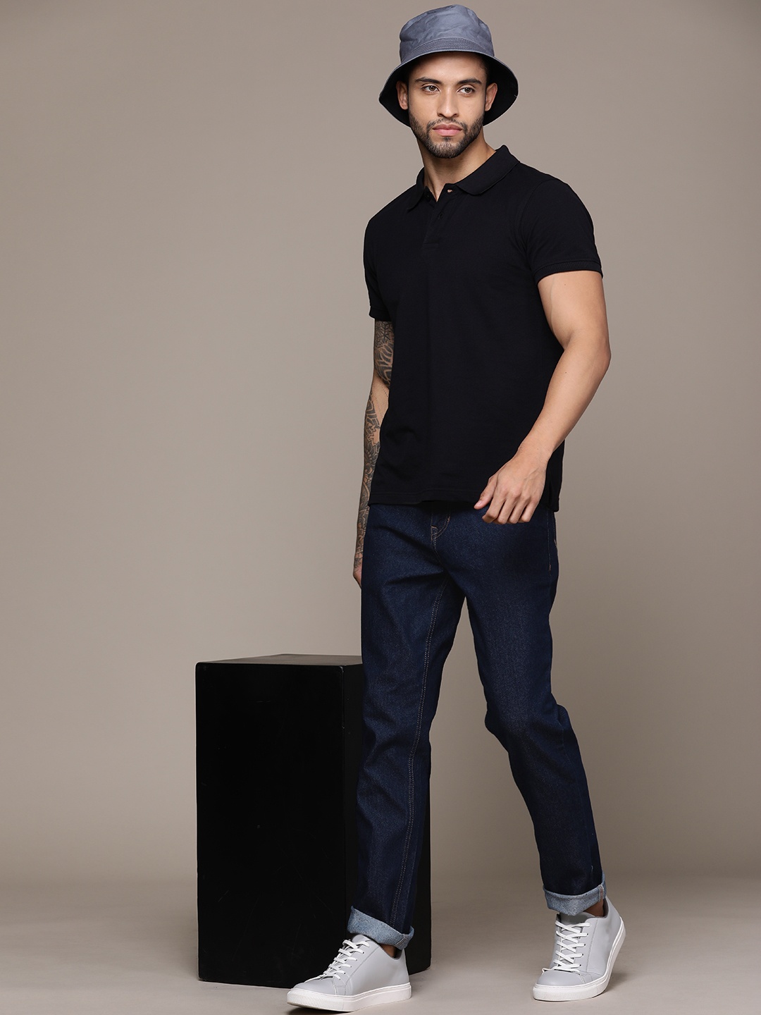 

The Roadster Lifestyle Co. Men Slim Fit Stretchable Jeans, Navy blue