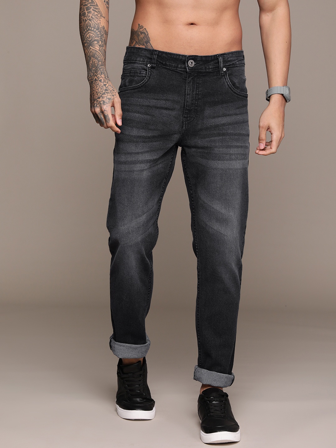

The Roadster Lifestyle Co. Men Slim Fit Light Fade Stretchable Jeans, Blue