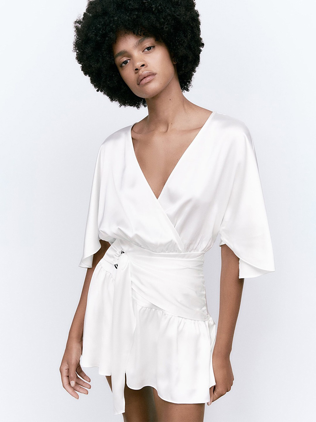 

LULU & SKY V-Neck Flared Sleeves Playsuit, White