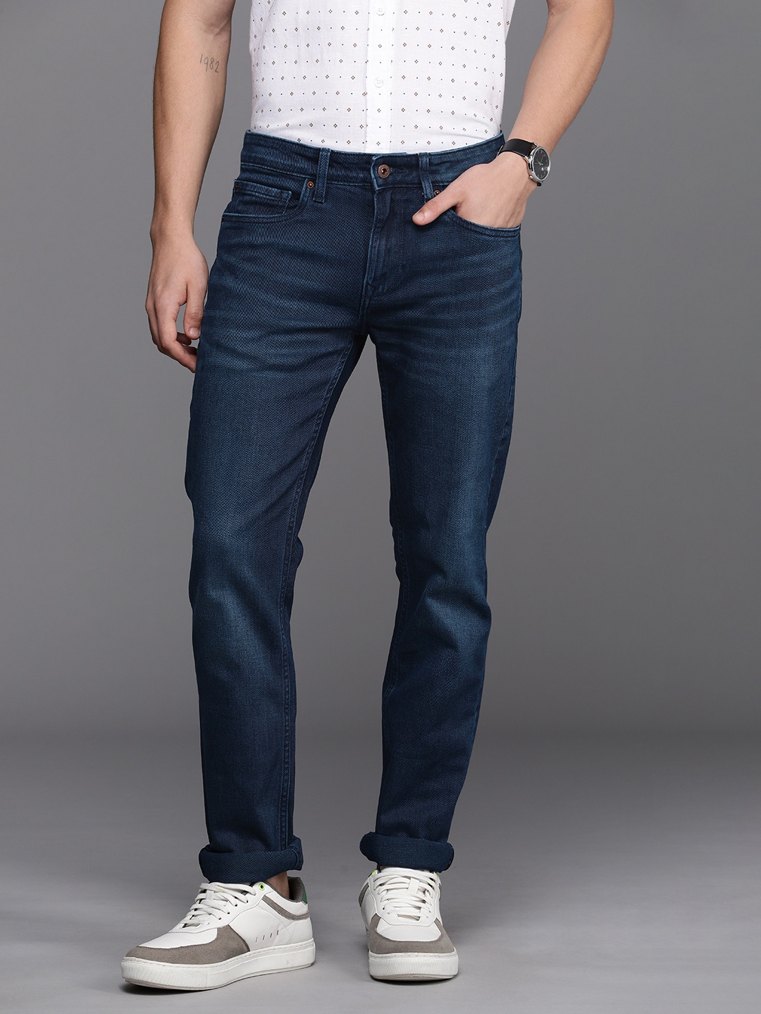 

Louis Philippe Jeans Men Slim Fit Mid-Rise Light Fade Stretchable Jeans, Blue