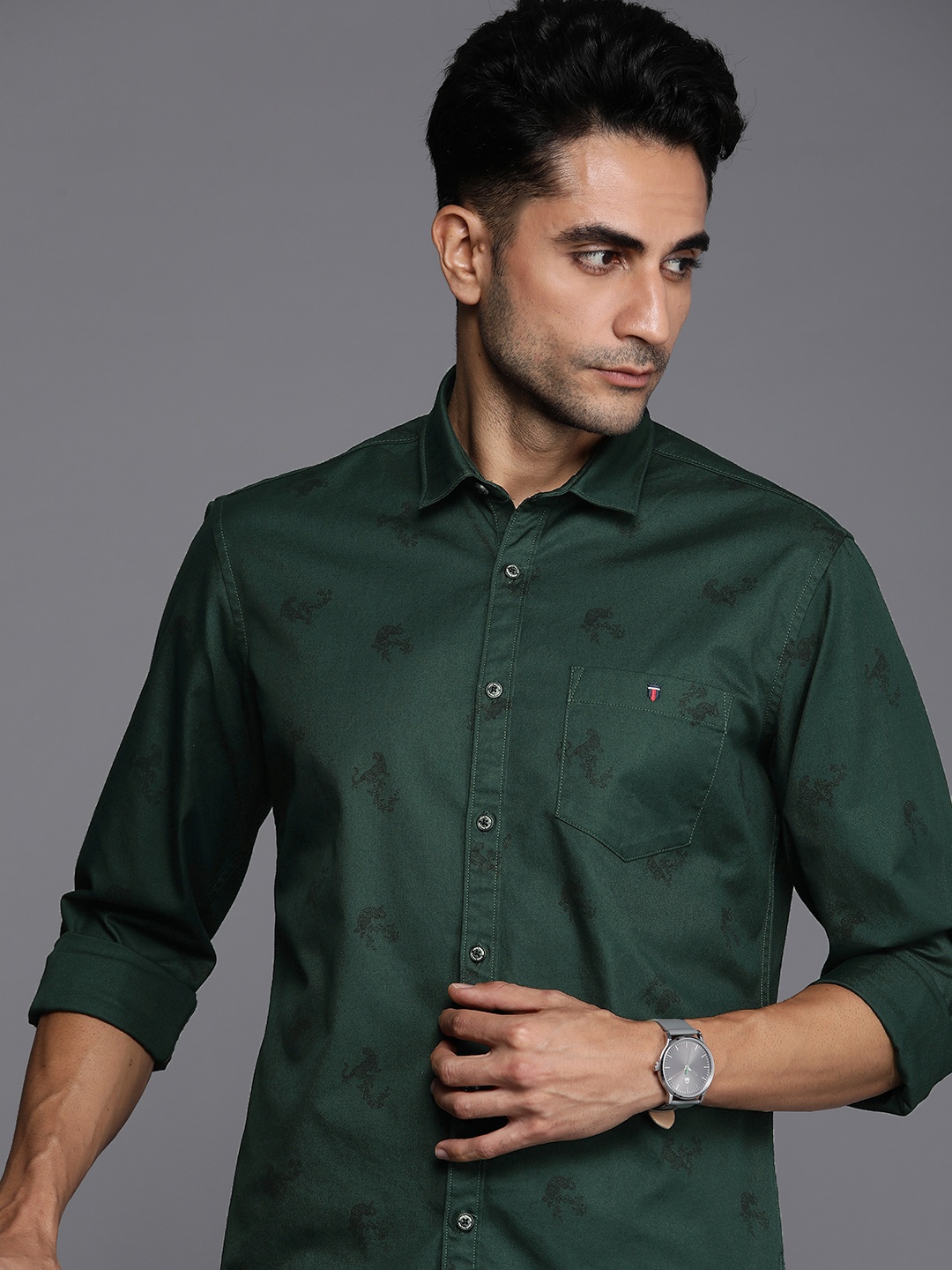 

Louis Philippe Jeans Solid Slim Fit Casual Shirt, Green