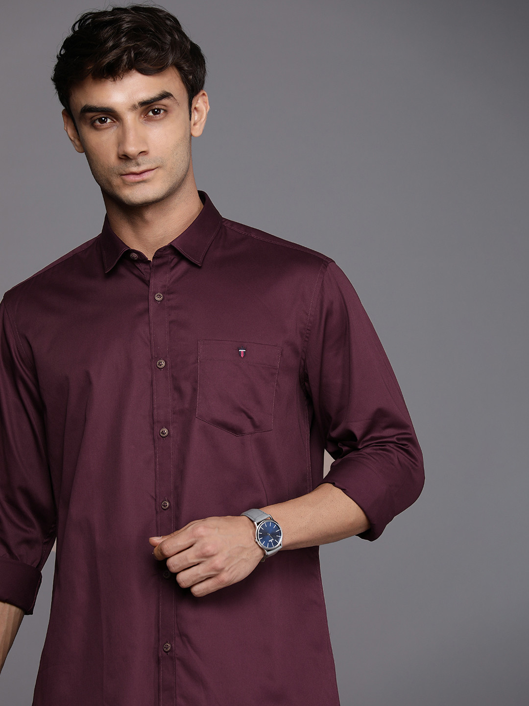 

Louis Philippe Jeans Pure Cotton Slim Fit Opaque Casual Shirt, Maroon