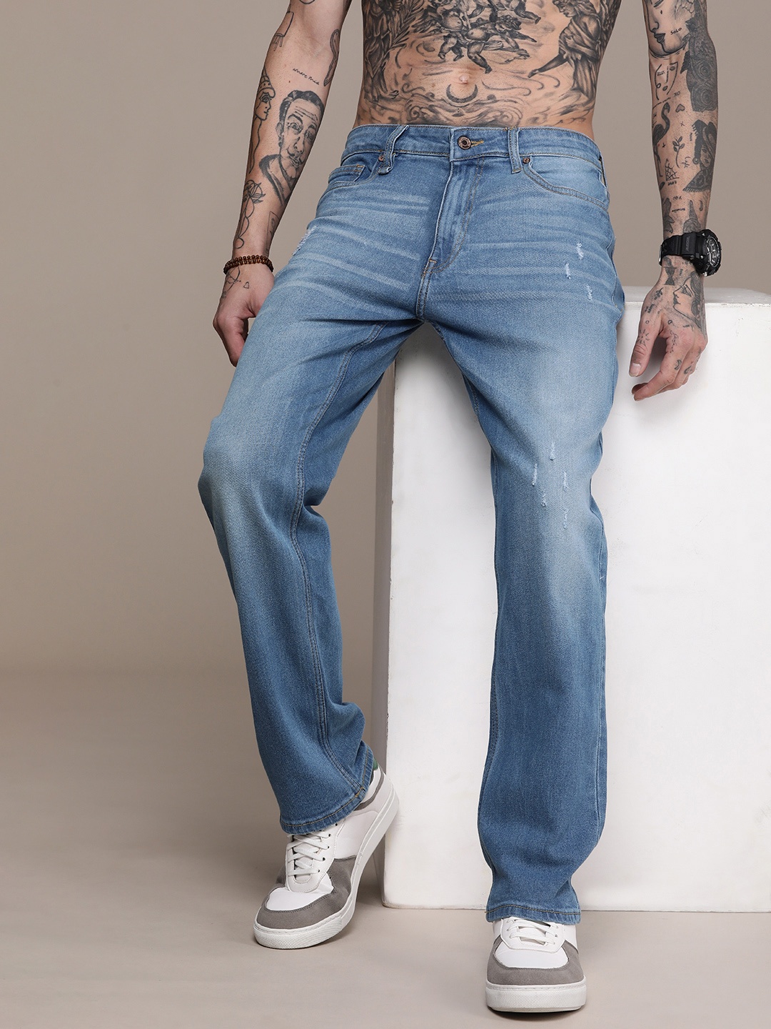 

The Roadster Life Co. Men Heavy Fade Mildly Distressed Stretchable Jeans, Blue