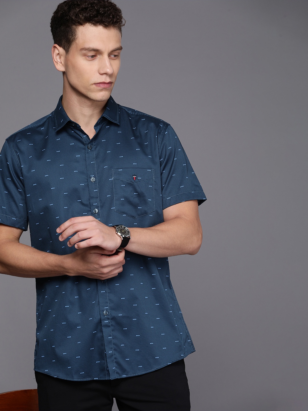 

Louis Philippe Sport Men Pure Cotton Slim Fit Printed Casual Shirt, Navy blue