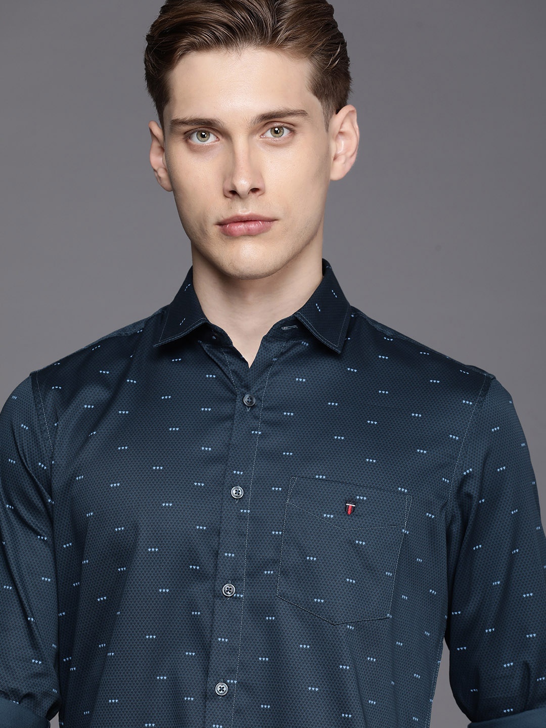 

Louis Philippe Sport Slim Fit Geometric Printed Pure Cotton Casual Shirt, Navy blue