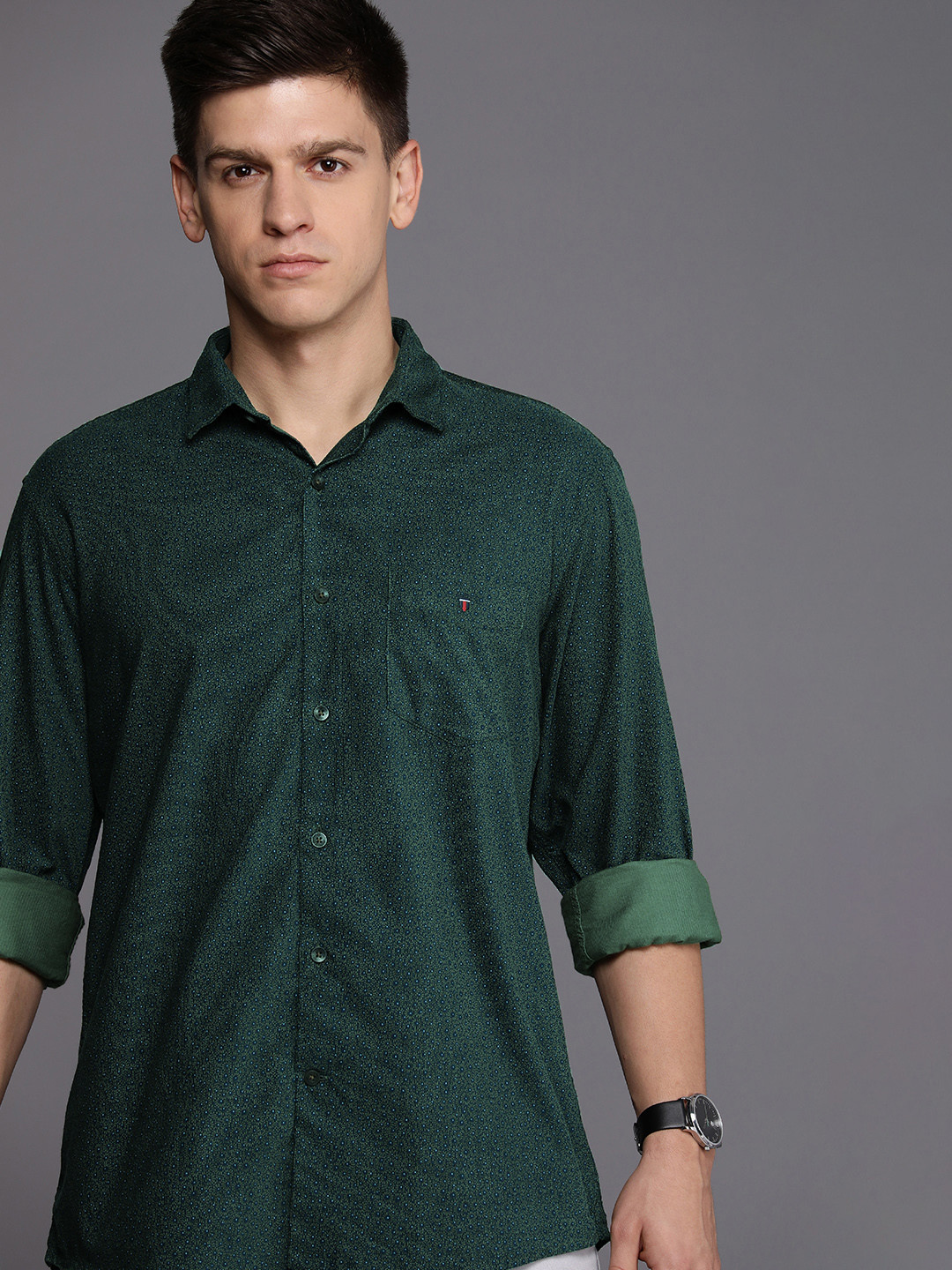 

Louis Philippe Sport Pure Cotton Slim Fit Floral Opaque Printed Corduroy Casual Shirt, Green