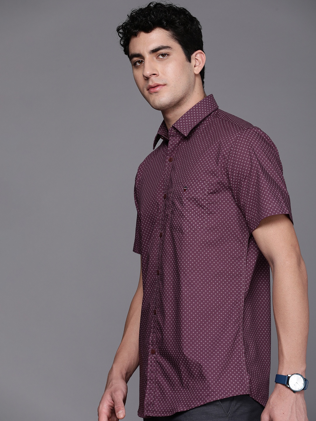 

Louis Philippe Sport Men Pure Cotton Slim Fit Printed Casual Shirt, Maroon