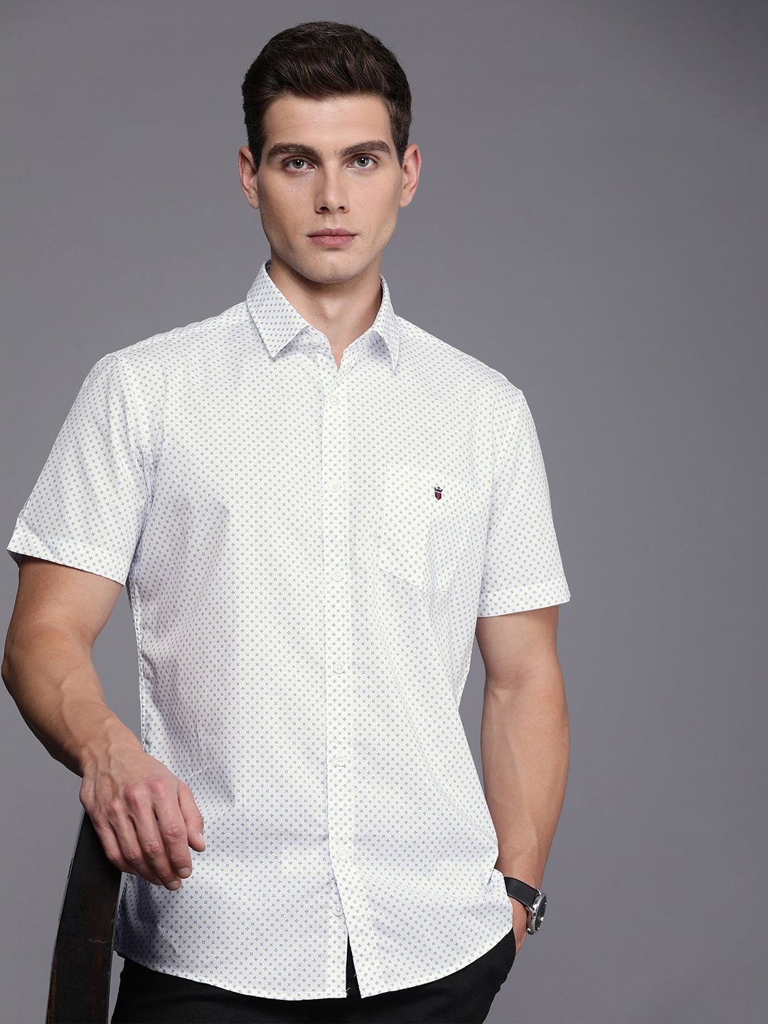 

Louis Philippe Sport Slim Fit Geometric Printed Pure Cotton Casual Shirt, White