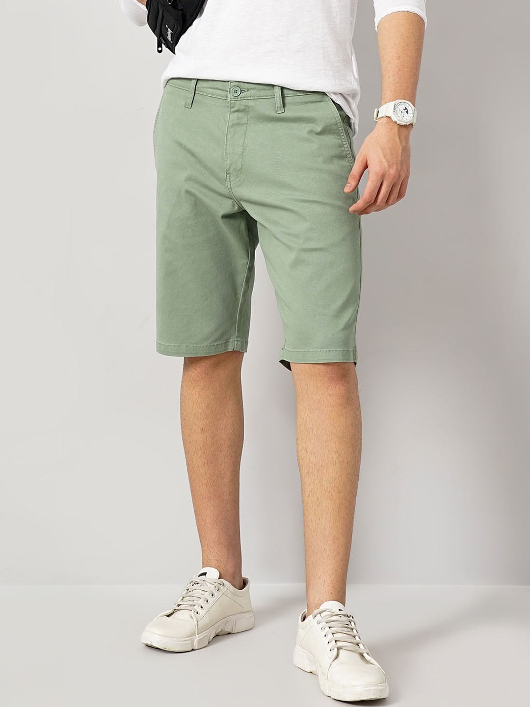 

Celio Men Mid-Rise Cotton Chino Shorts, Green