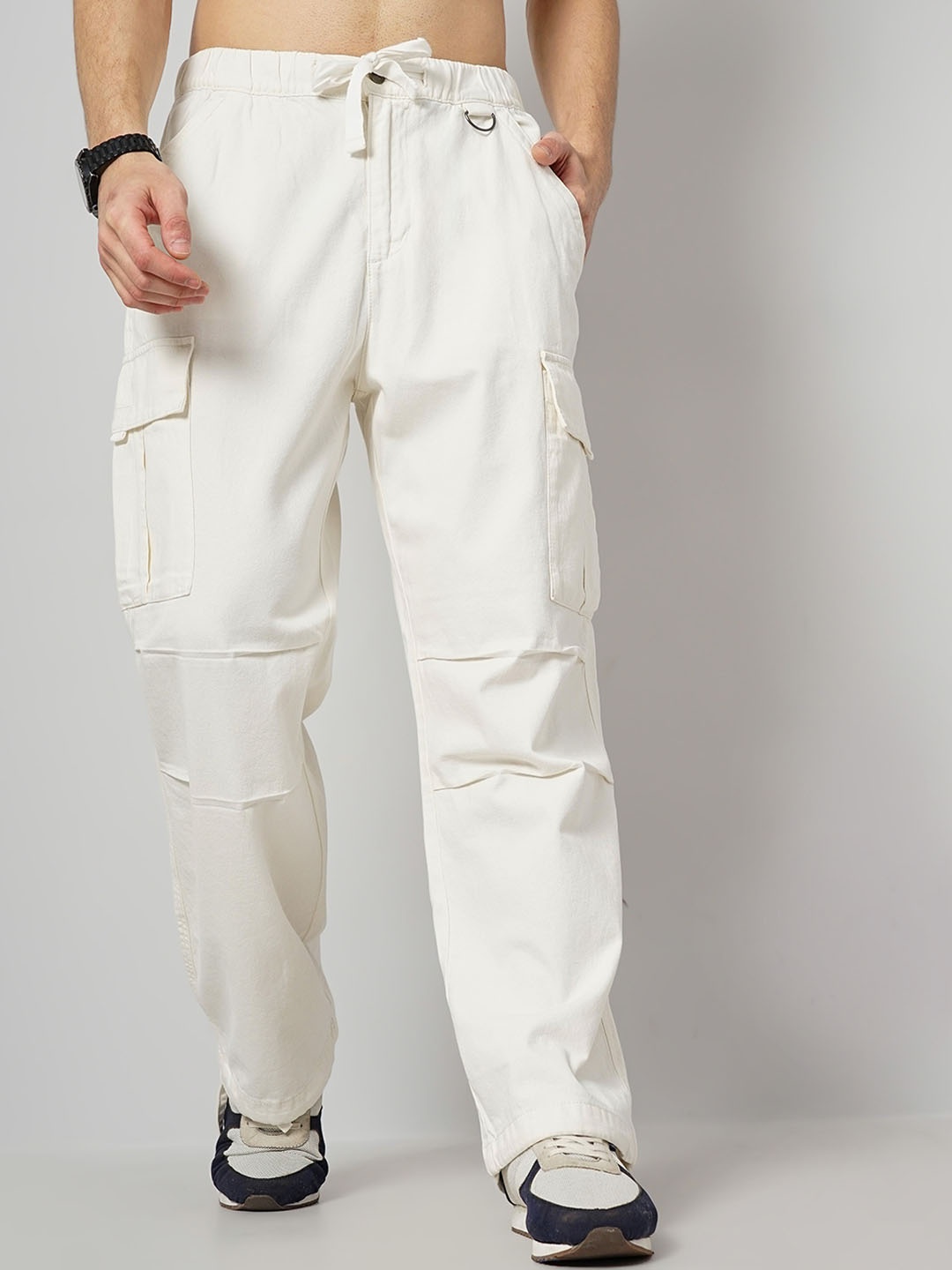 

Celio Men Mid-Rise Loose Fit Cotton Cargo, White