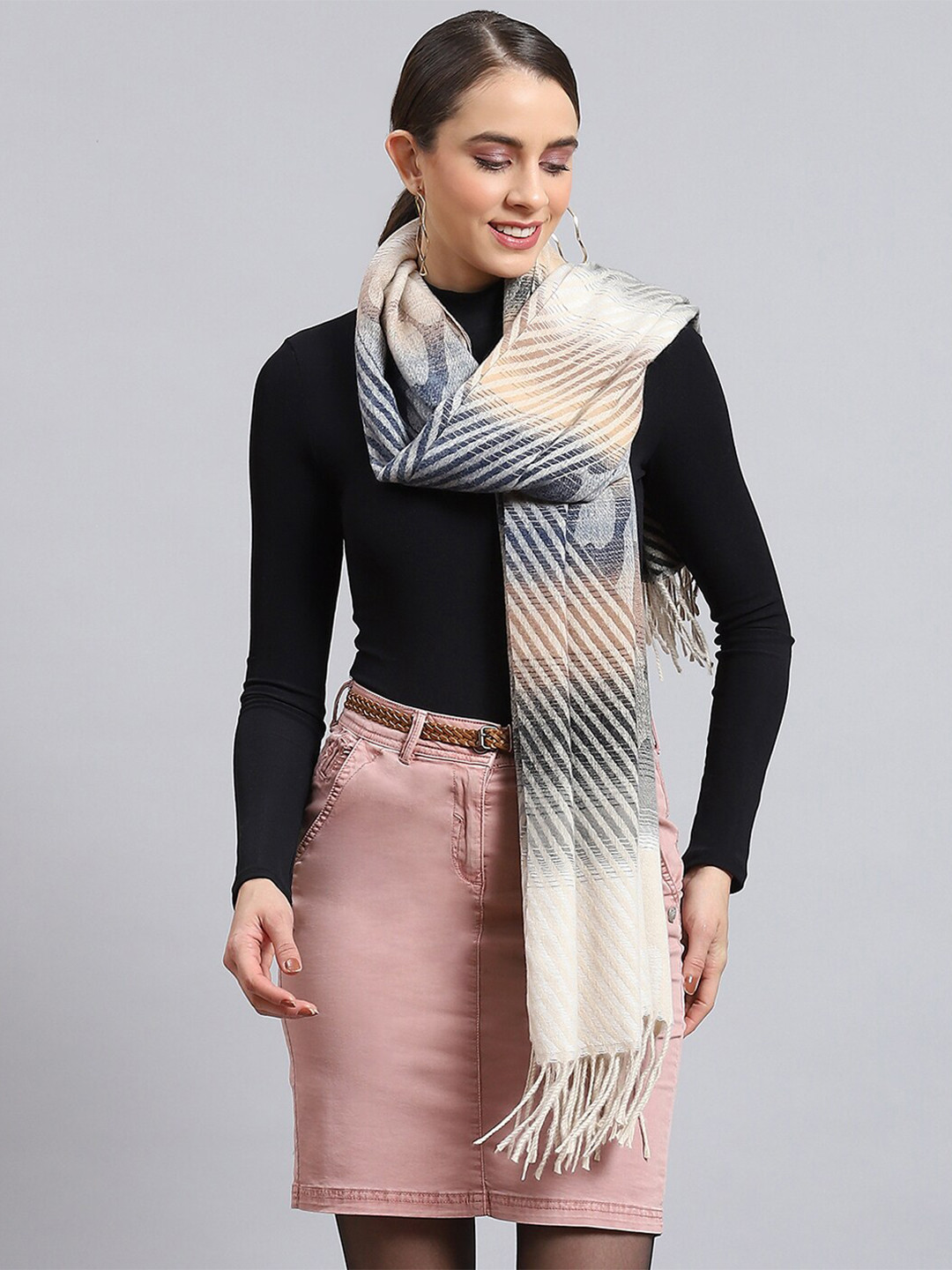 

Monte Carlo Woven Design Stole, Grey