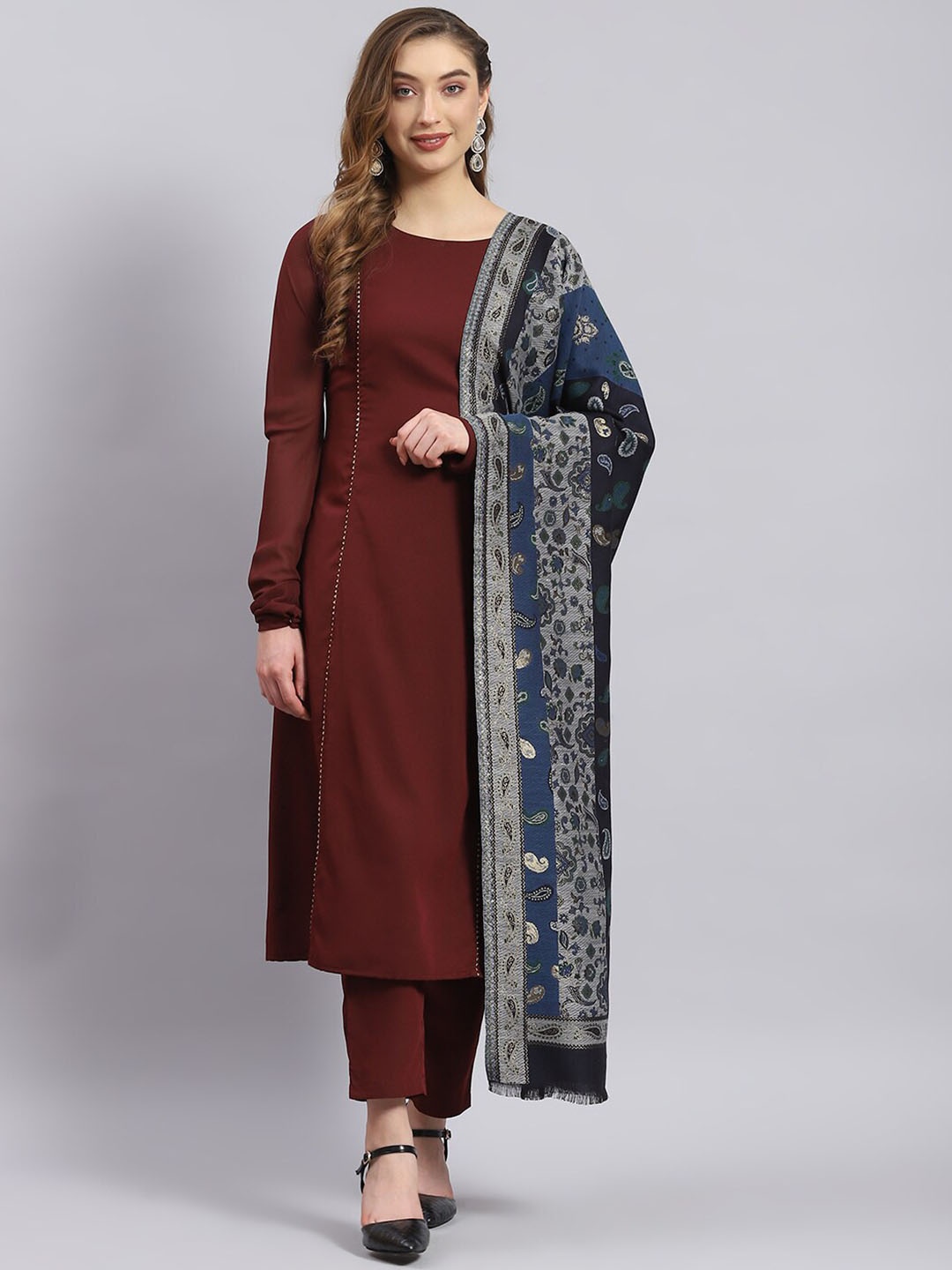 

Monte Carlo Self Design Shawl, Black