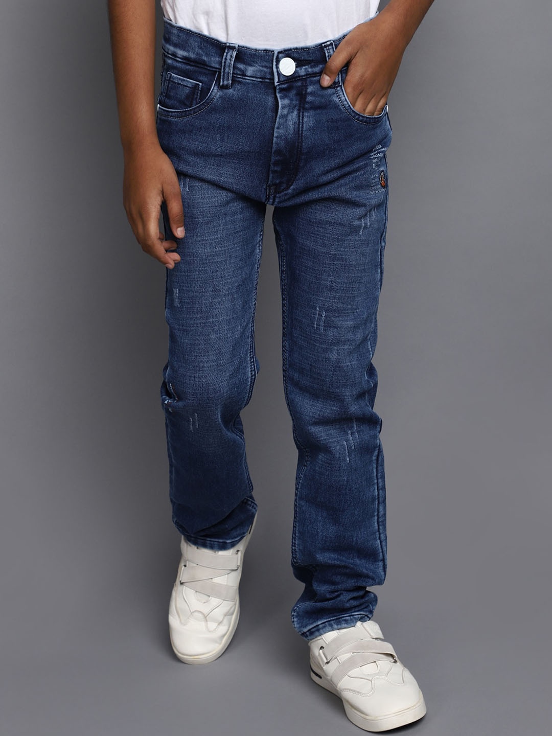 

V-Mart Boys Regular Fit Mid-Rise Mildly Distressed Cotton Jeans, Blue