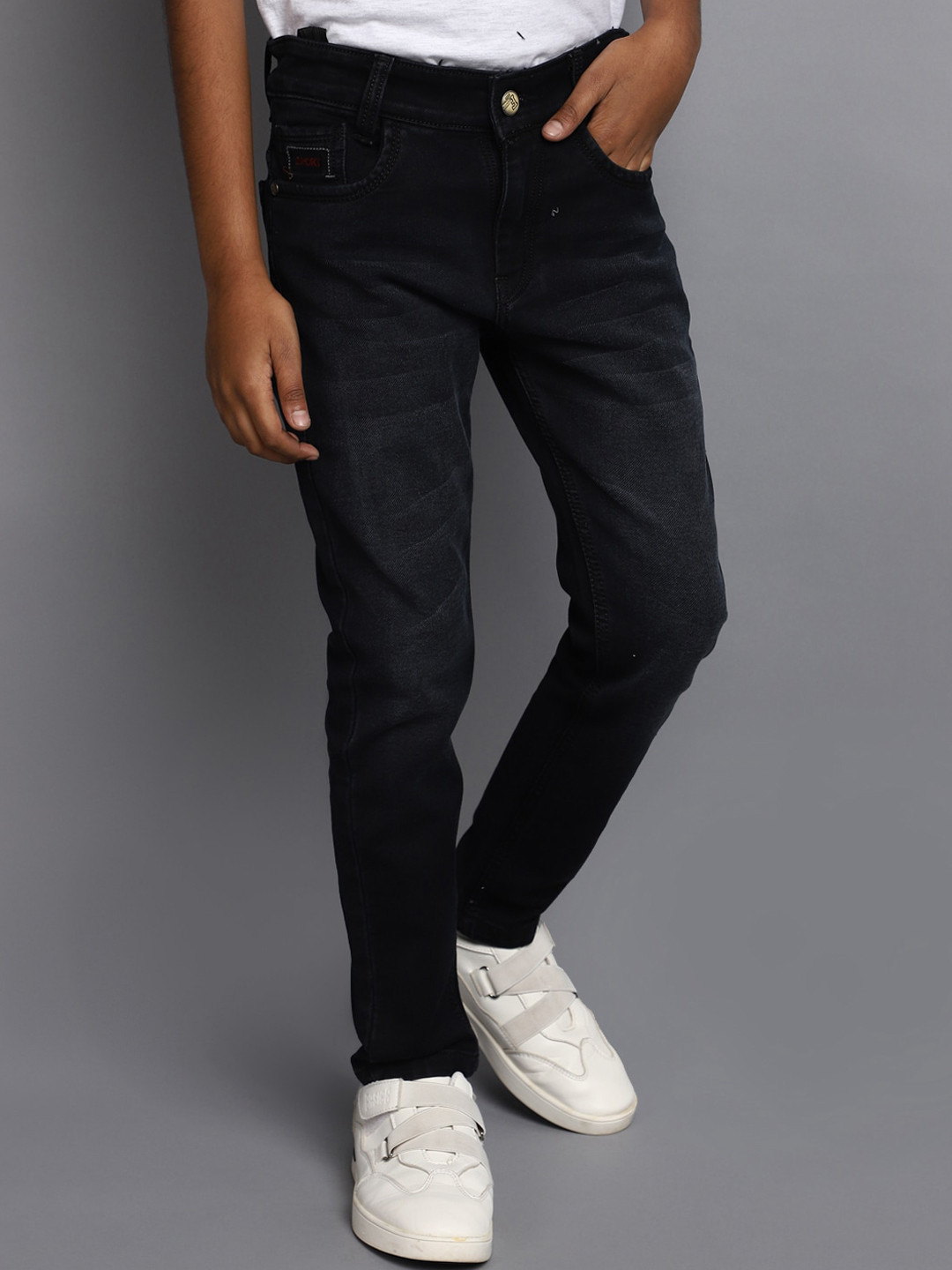 

V-Mart Boys Regular Fit Mid-Rise Cotton Jeans, Black