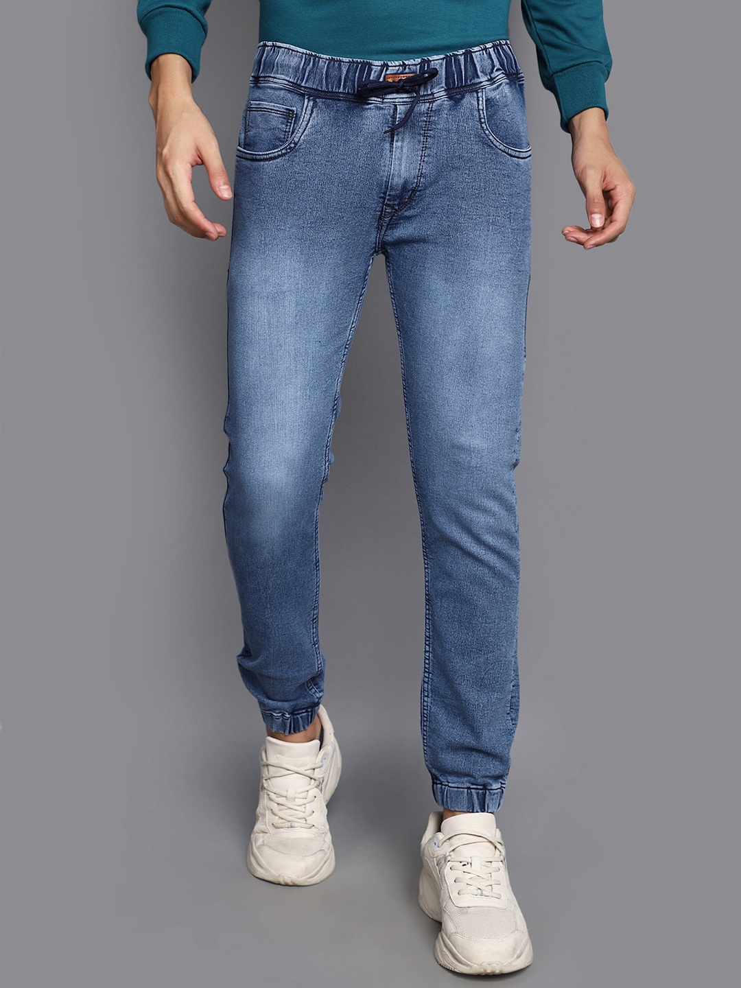 

V-Mart Men Mid-Rise Heavy Fade Jeans, Blue