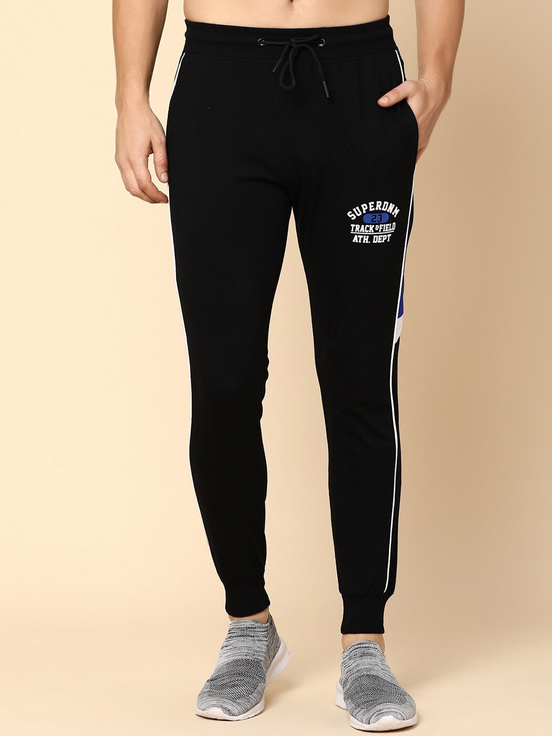 

V-Mart Men Typography Printed Joggers, Black