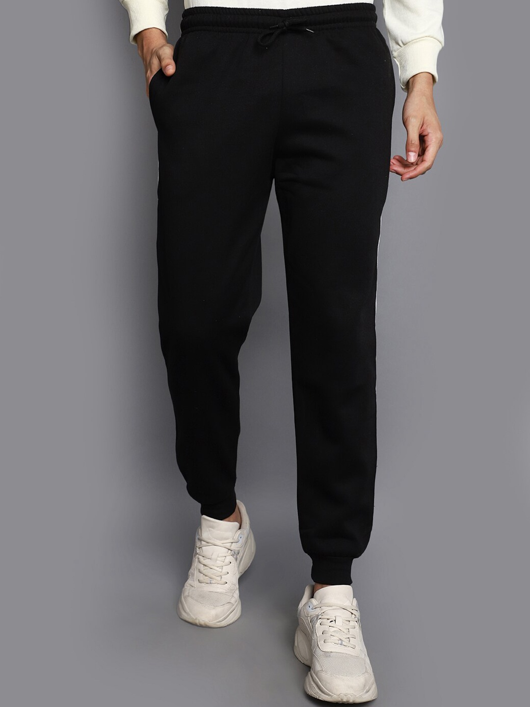 V-Mart Men Mid Rise Cotton Joggers, Black