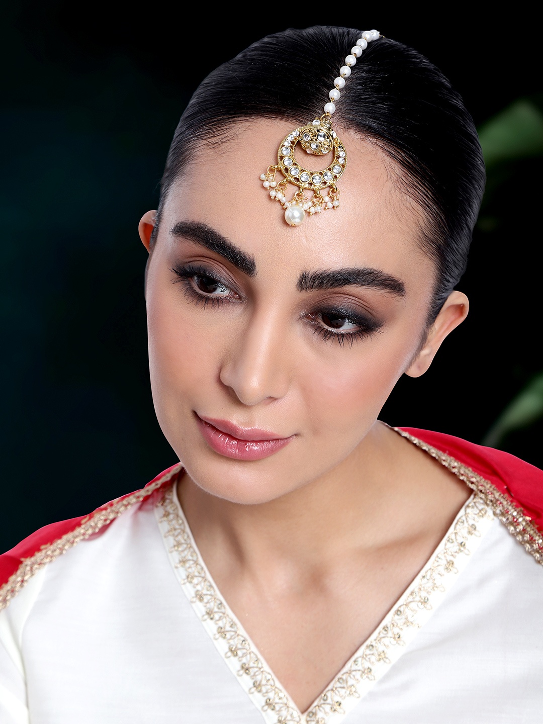 

Peora Gold-Plated Kundan-Studded Maang Tikka Head Jewellery, White