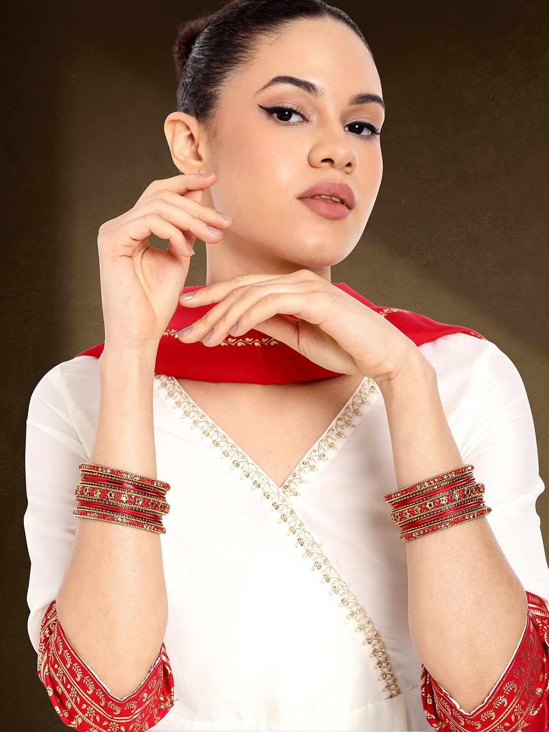 

Peora 22-Piece Gold-Plated Silk Thread & Stone-Studded Bangles, Red