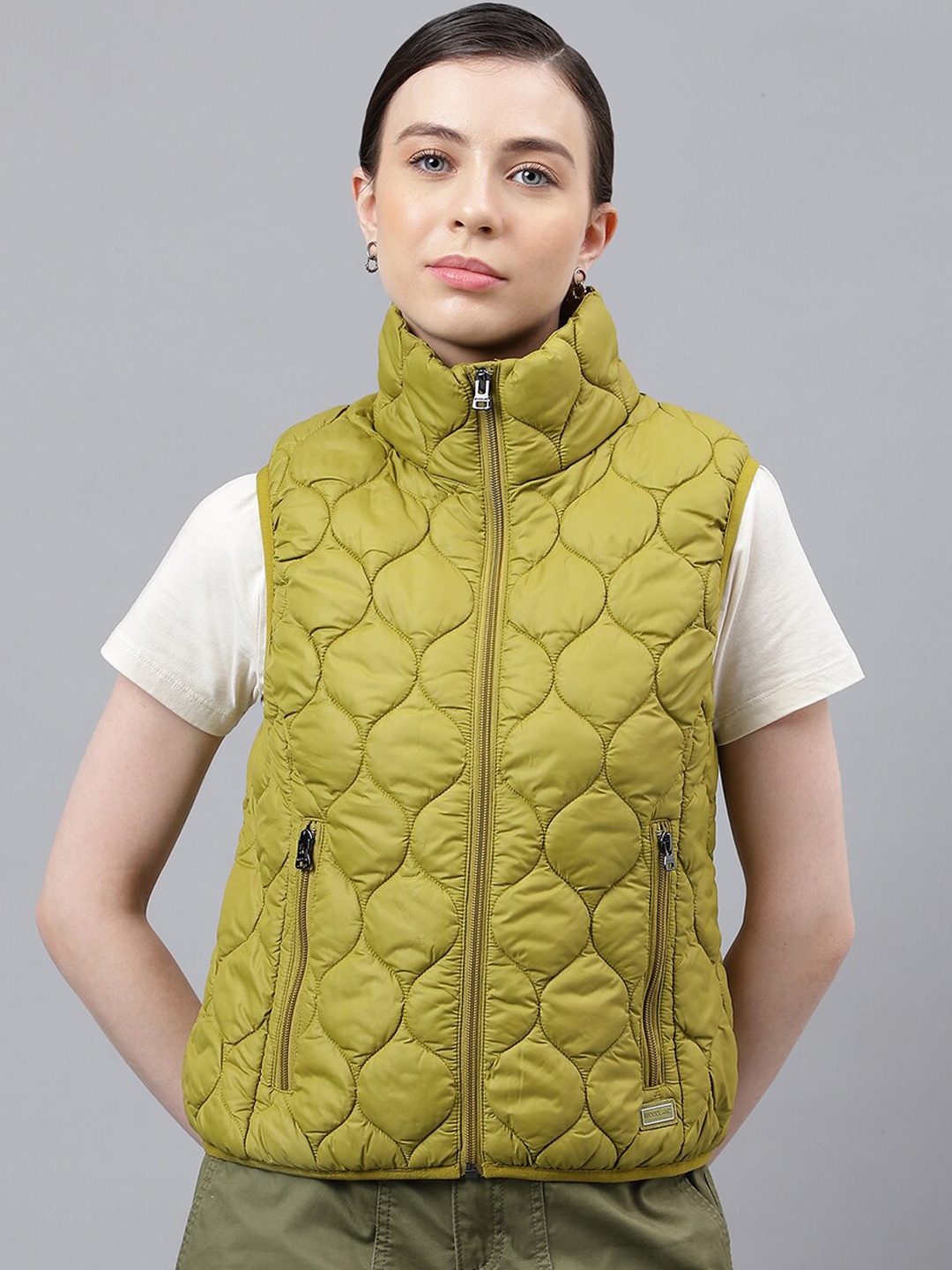 

Woodland Self Design Mock Collar Sleeveless Quilted Jacket, Green