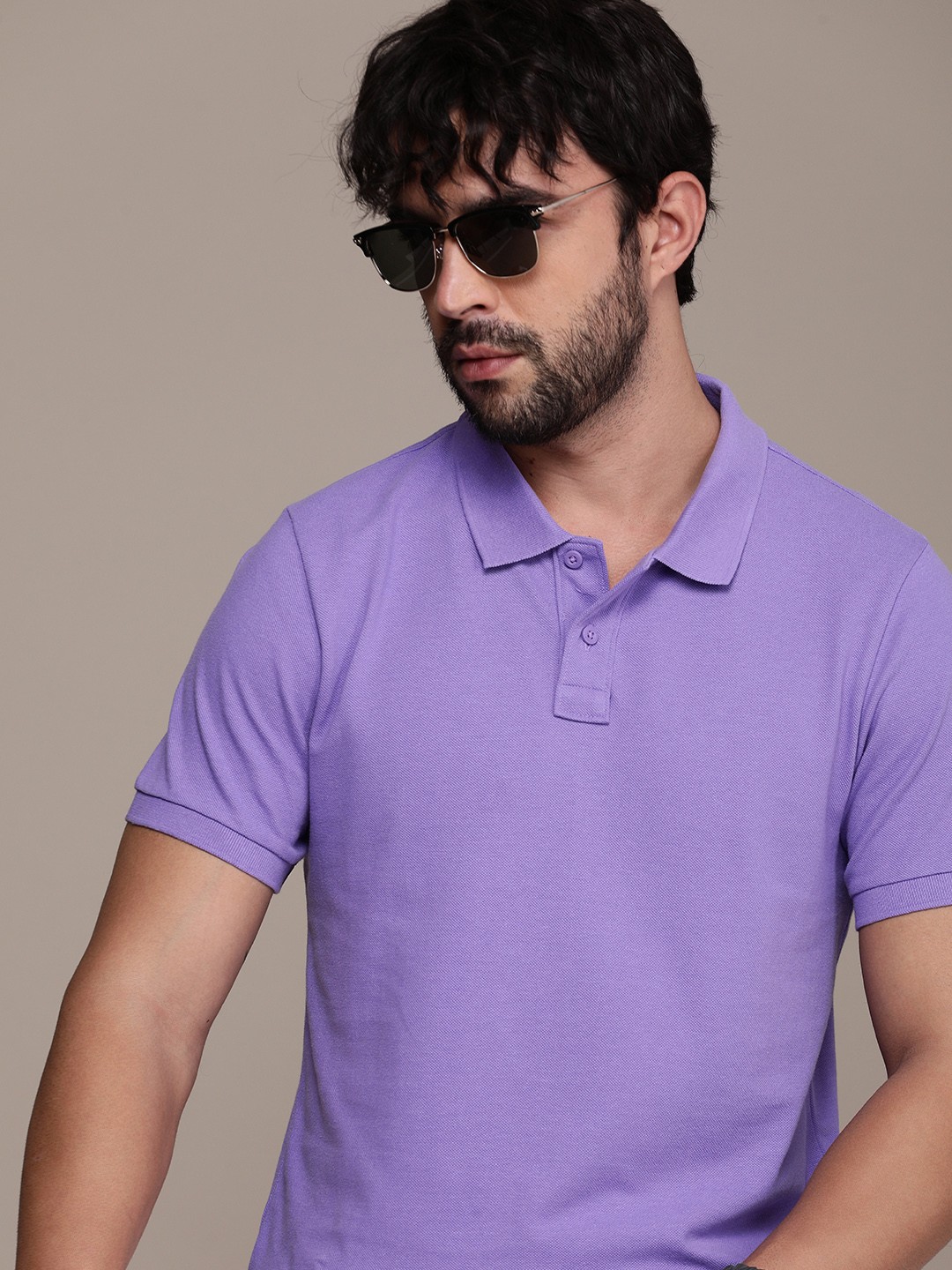 

Roadster Men Solid Regular Fit Polo Collar T-shirt, Lavender