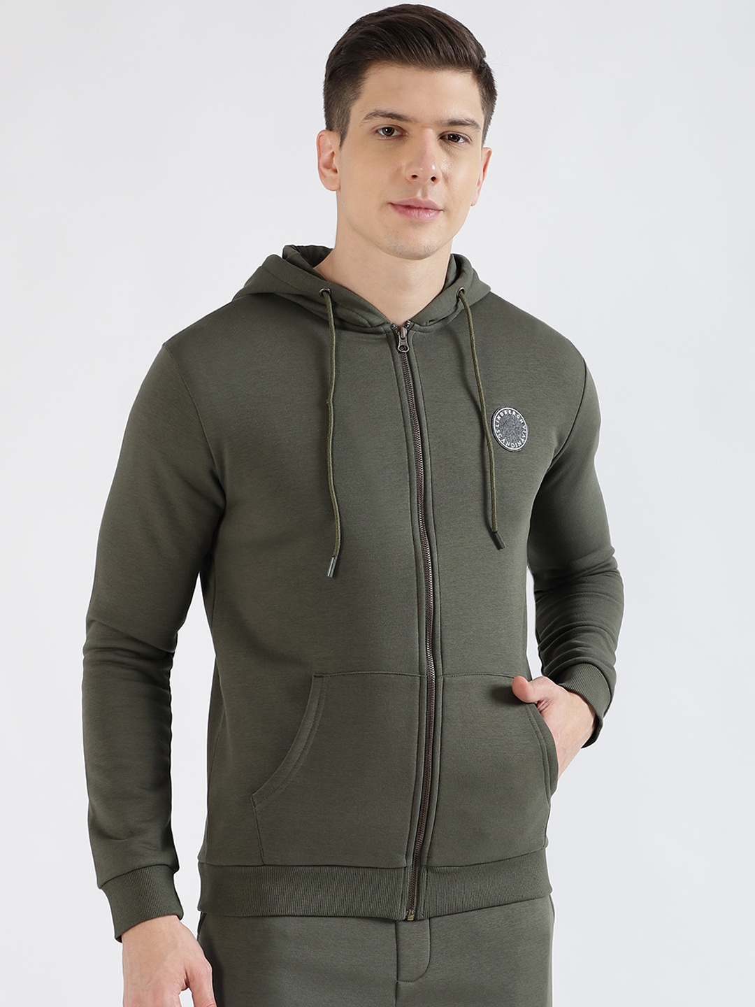 

LINDBERGH Men Solid Knitted Hooded Front-Open Sweatshirt With Applique Detail, Olive