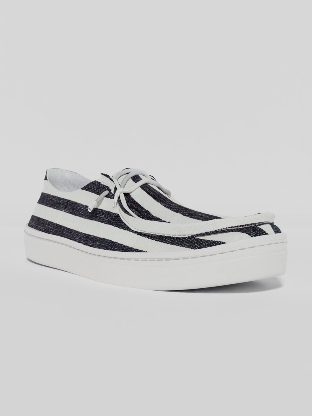 

LOKAIT The Sneakers Company Men Striped Lace-Up Sneakers, Black