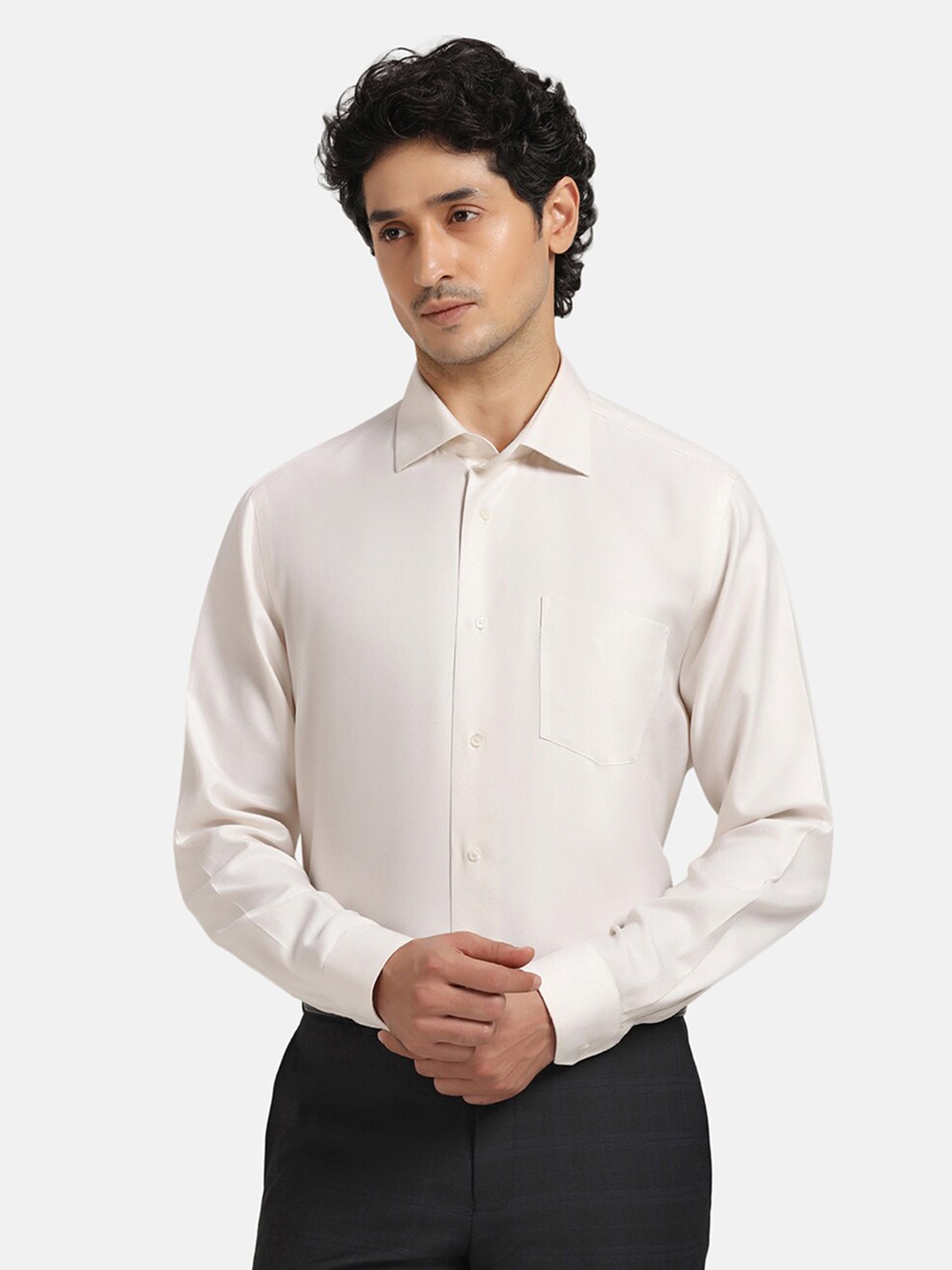 

Blackberrys Men Textured Formal Slim Fit Wrinkle-Resistant Shirt, Cream
