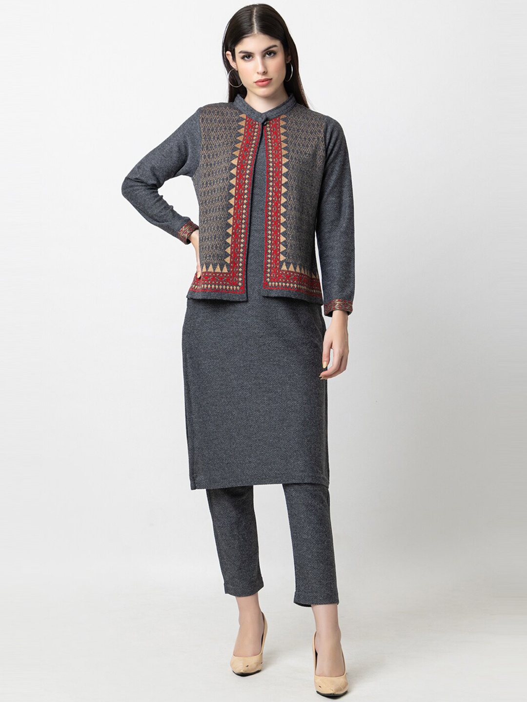 

KEIKO Geometric Woven Design Straight Kurta With Trousers, Charcoal