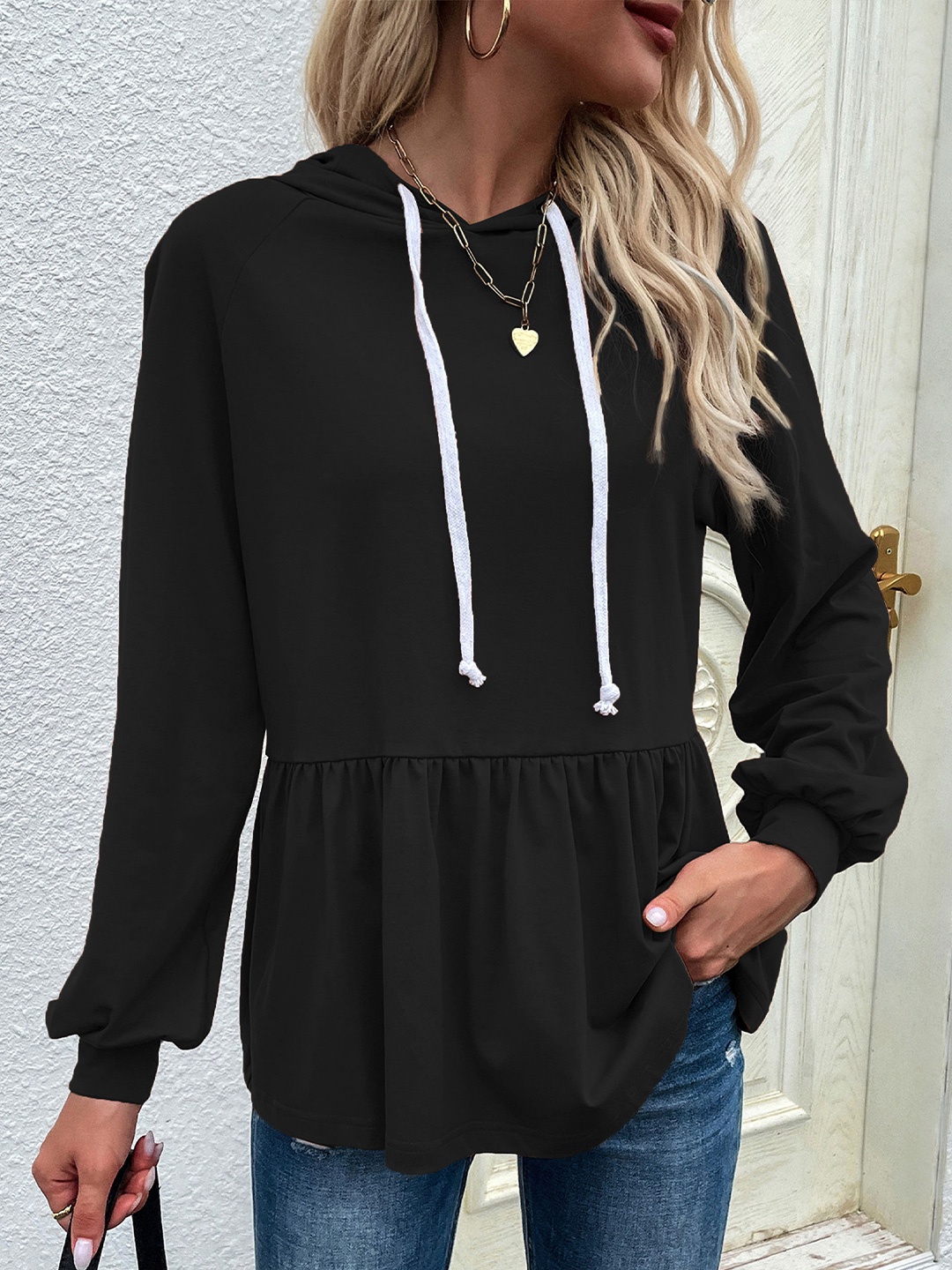 

StyleCast Black Hooded Neck Long Sleeve Pullover Sweatshirt