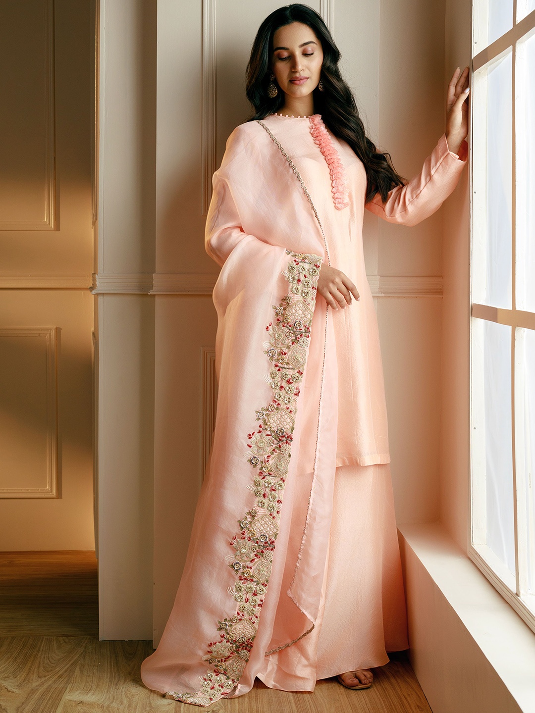 

NEHHA NHATA Thread Work Pure Silk Kurta & Trousers With Dupatta, Peach