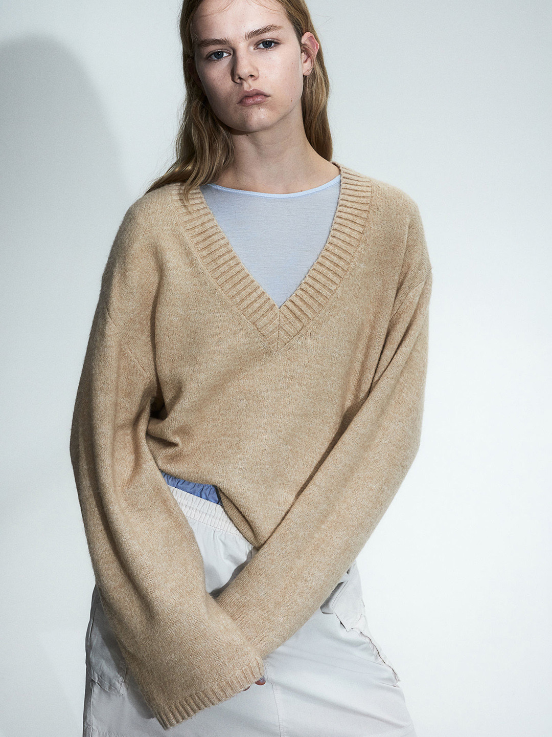 

H&M Women V-Neck Jumper, Beige