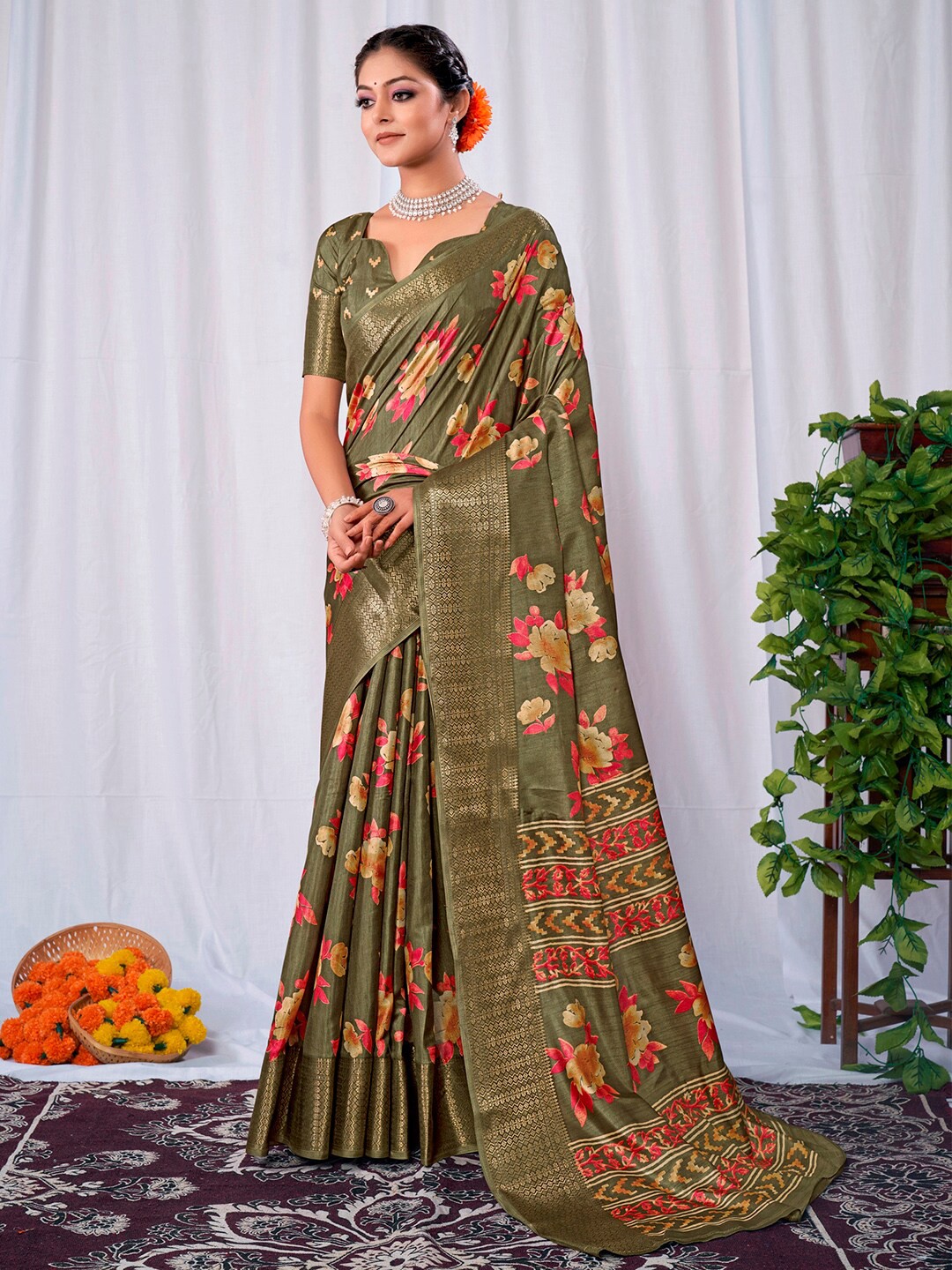 

Mitera Olive Green Floral Printed Sungudi Saree