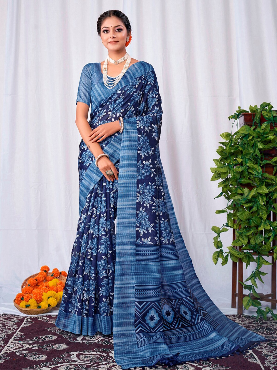 

KALINI Floral Printed Bagru Saree, Navy blue