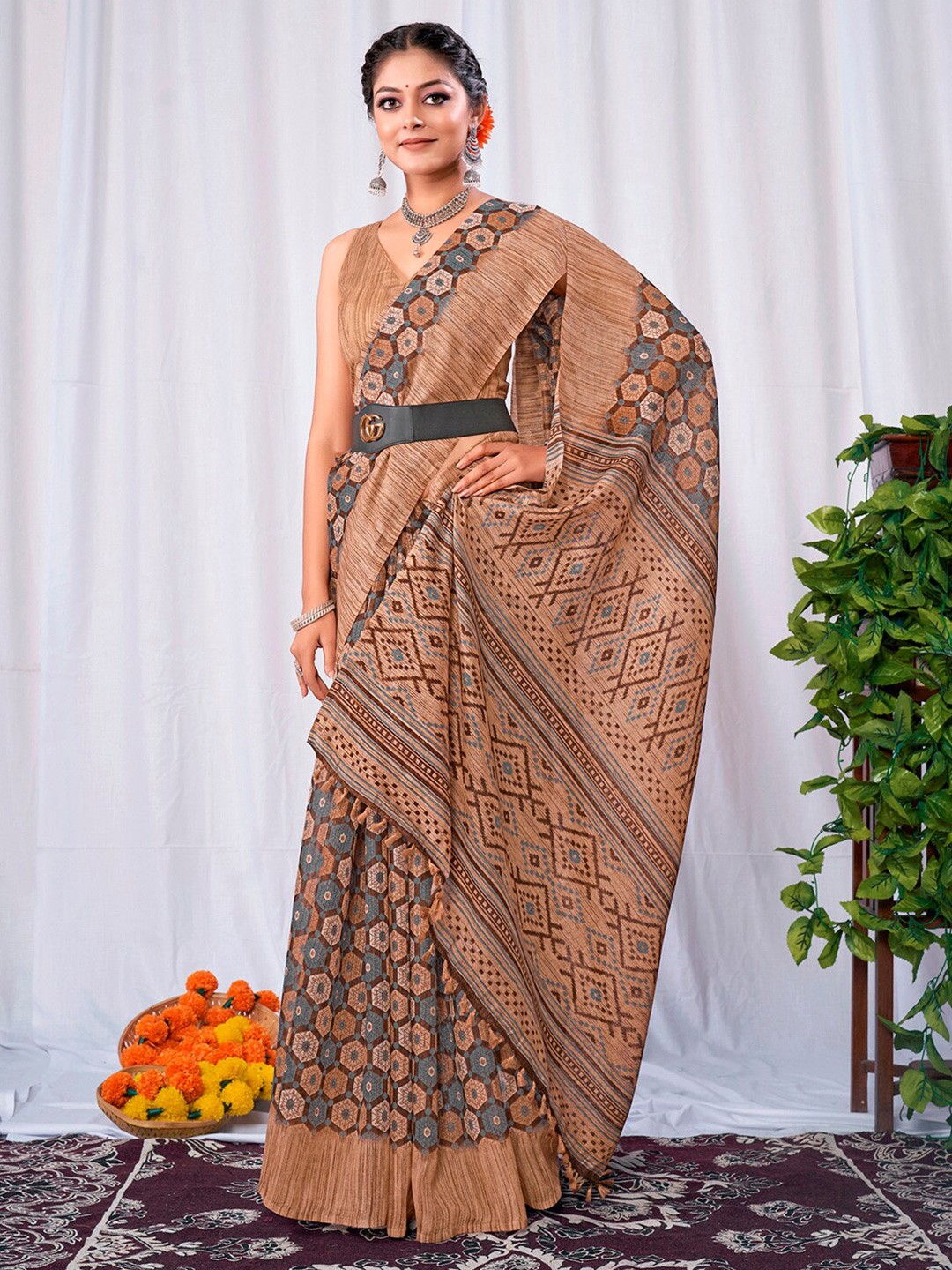 

KALINI Ethnic Motifs Printed Bagru Saree, Brown
