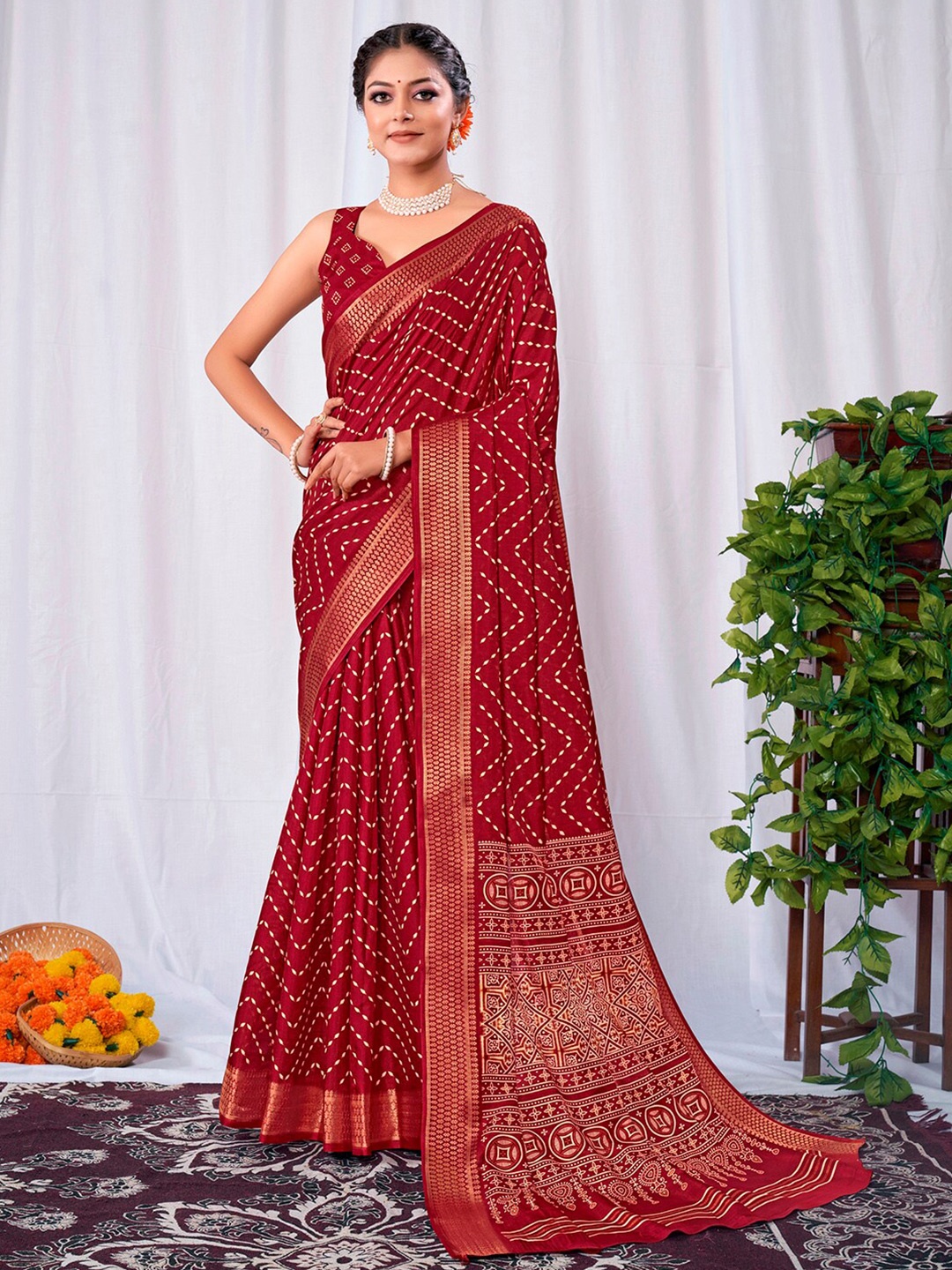 

KALINI Ethnic Motifs Silk Blend Sungudi Saree, Maroon