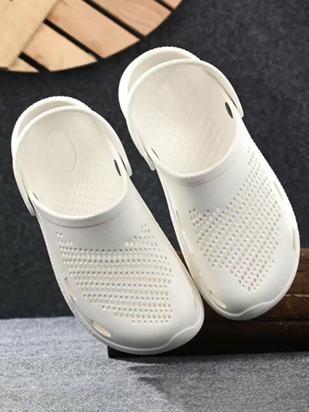 

BERSACHE Men Perforated Lightweight Clogs, Off white