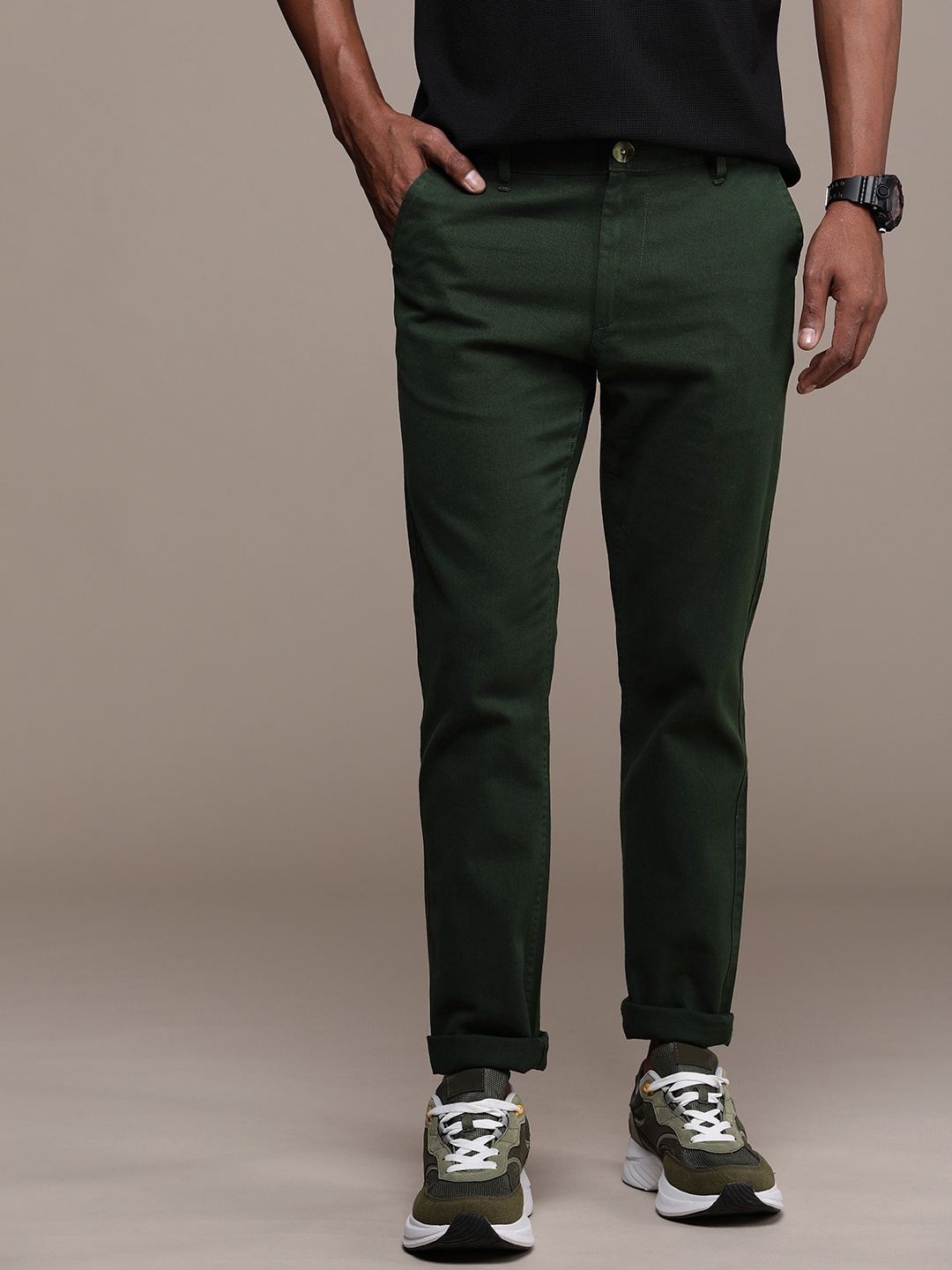 

WROGN Men Solid Slim Fit Chinos Trousers, Green