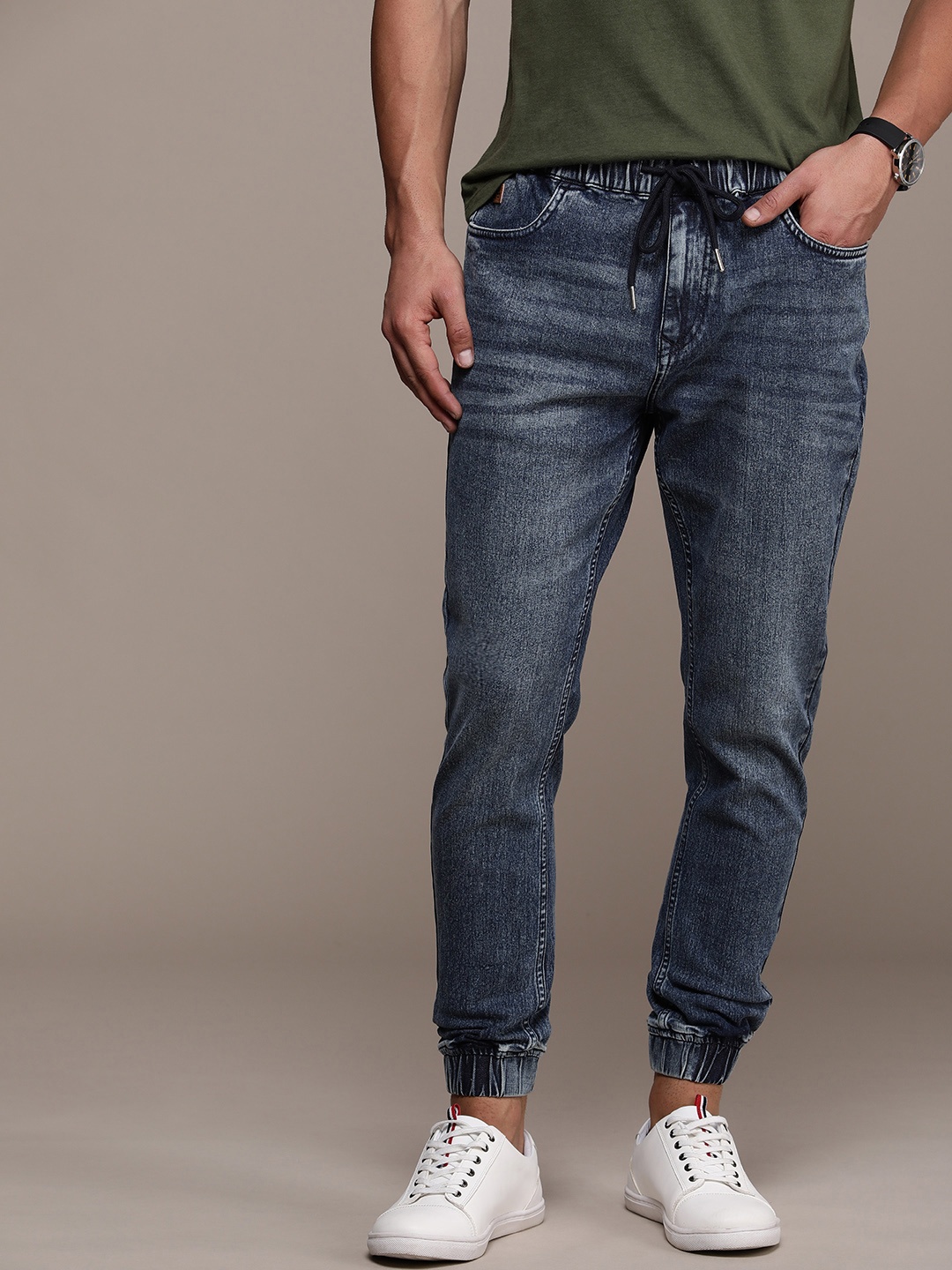 

WROGN Men Mid Rise Jogger Heavy Fade Stretchable Jeans, Blue