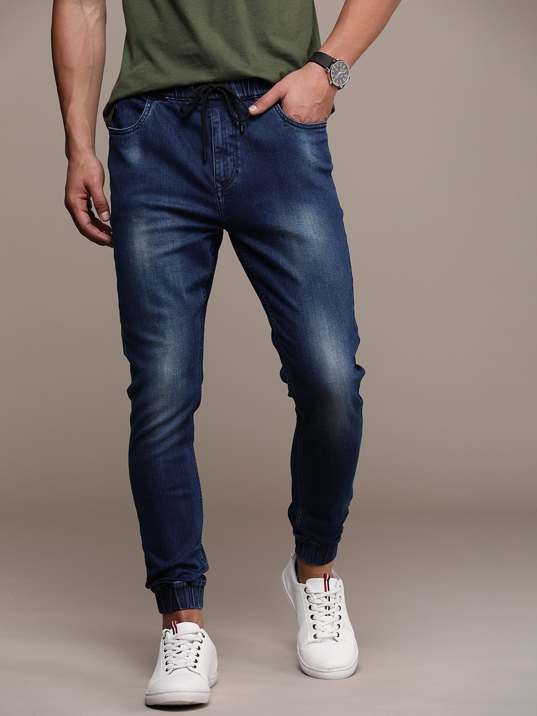 

WROGN Men Mid Rise Jogger Light Fade Stretchable Jeans, Blue