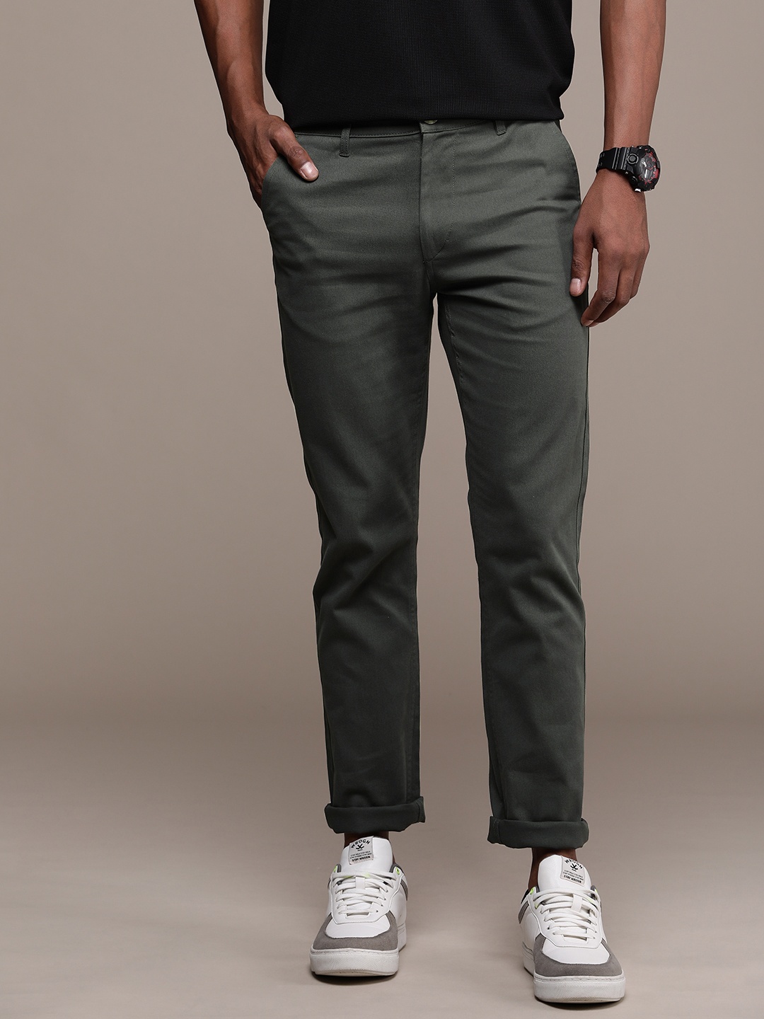

WROGN Men Solid Slim Fit Chinos Trousers, Grey