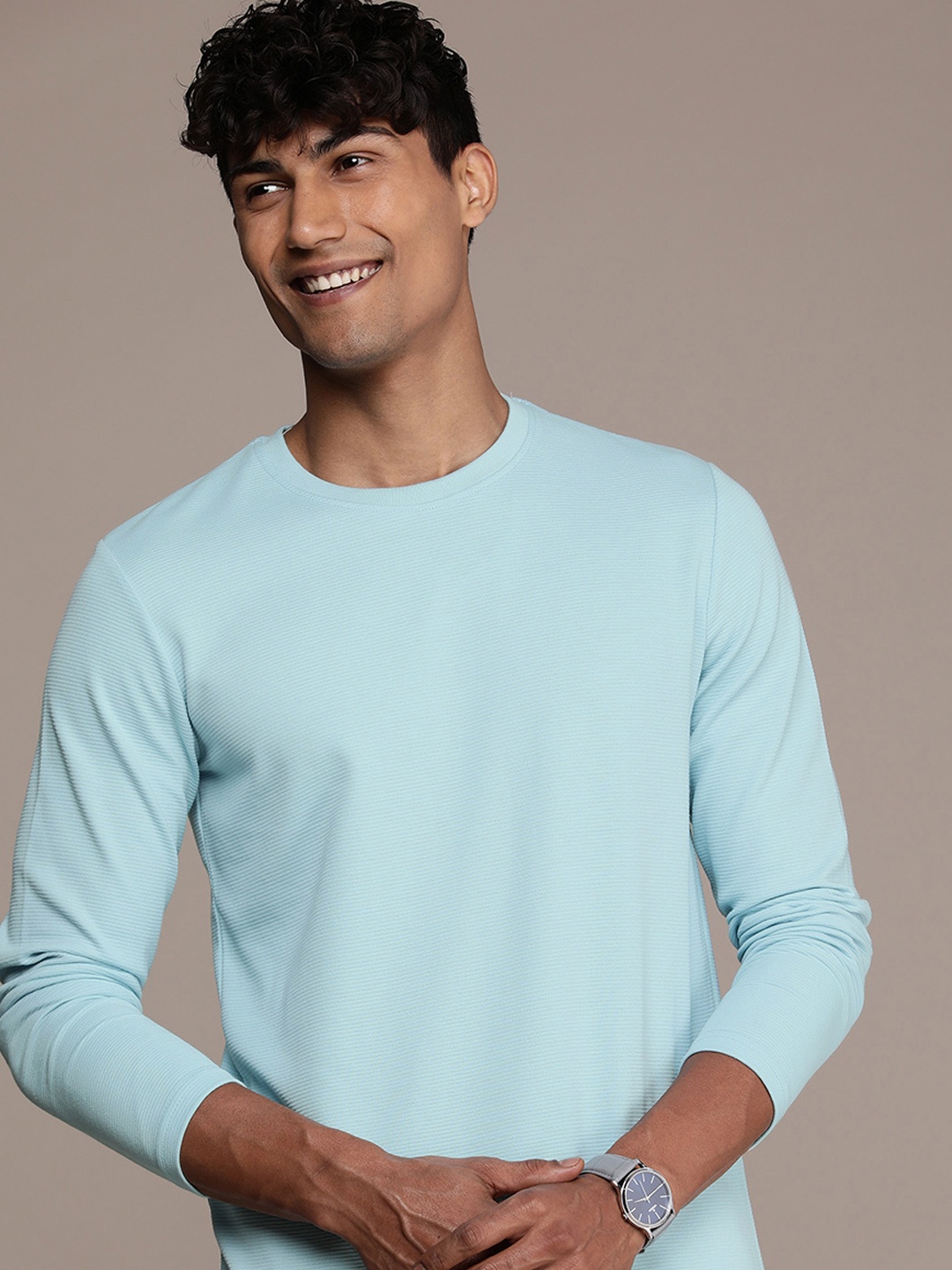 

WROGN Solid Round Neck T-shirt, Blue