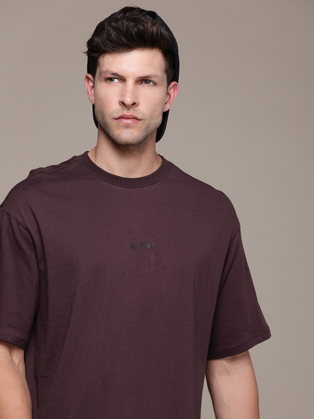 

WROGN Pure Cotton Drop Shoulder Sleeves Oversized Casual T-shirt, Burgundy