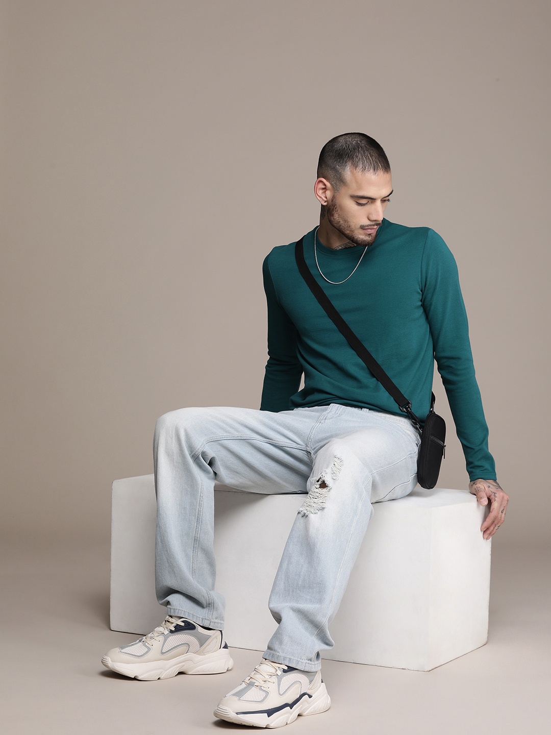 

WROGN Round Neck Ribbed Slim Fit T-shirt, Teal