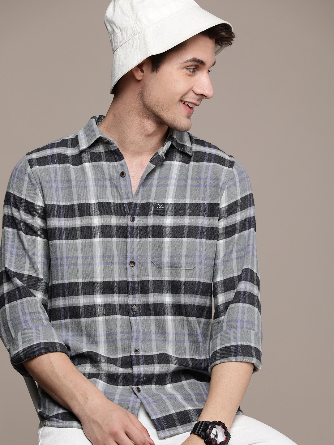

WROGN Men Pure Cotton Boxy Tartan Checks Casual Shirt, Grey