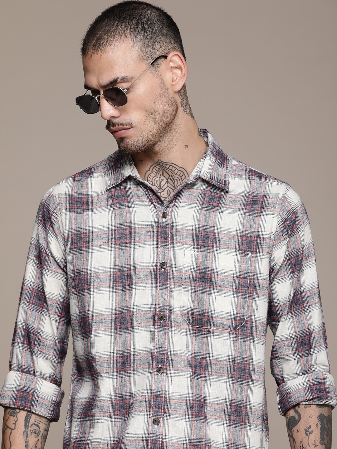 

WROGN Slim Fit Long Sleeves Checked Casual Shirt, Off white